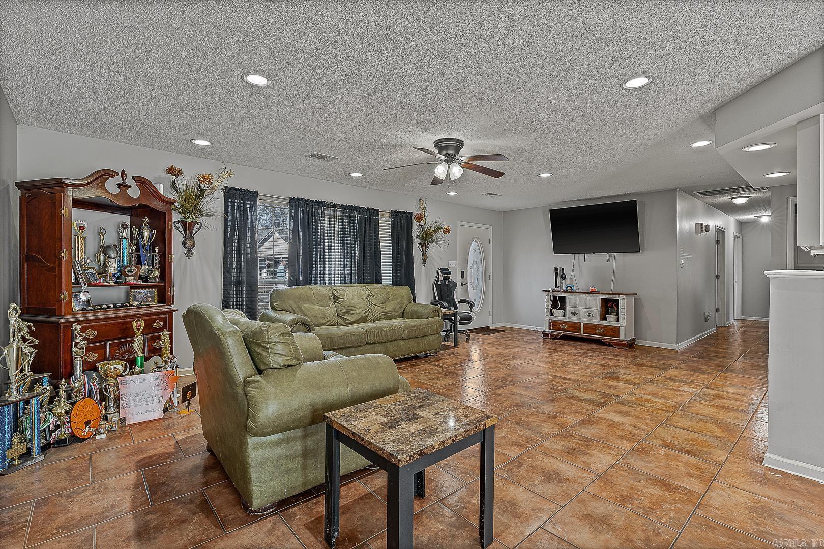 4509 Mockernut  Jonesboro, AR