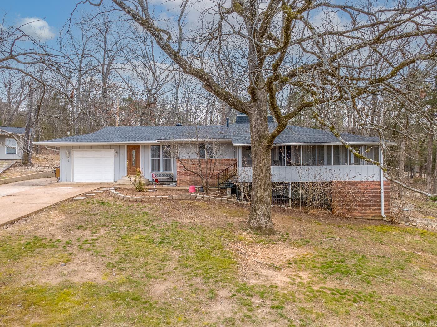 1 Nokomis Dr  Cherokee Village, AR
