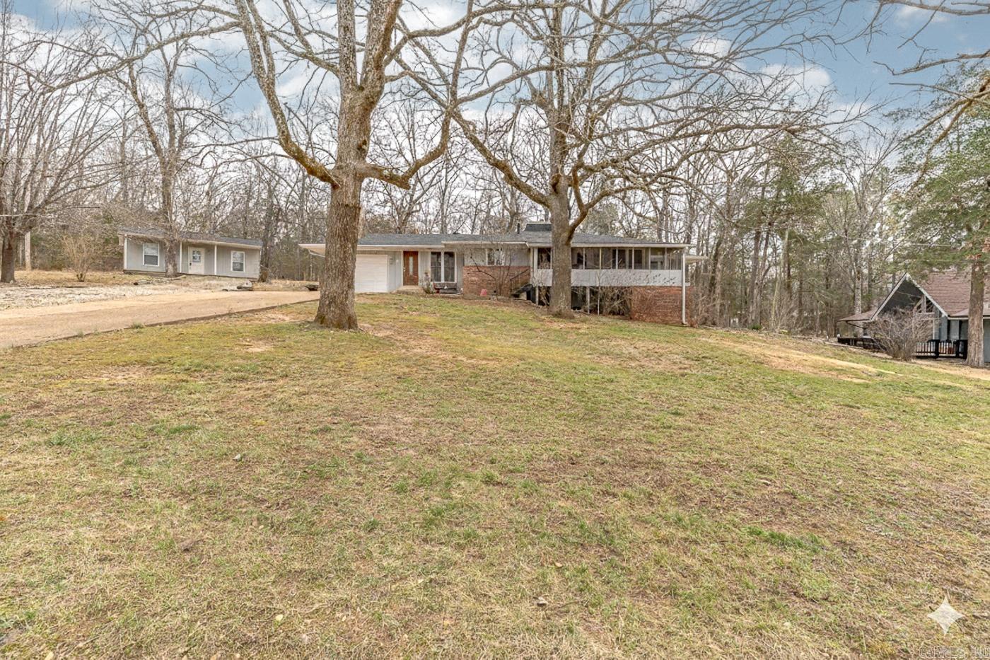 1 Nokomis Dr  Cherokee Village, AR