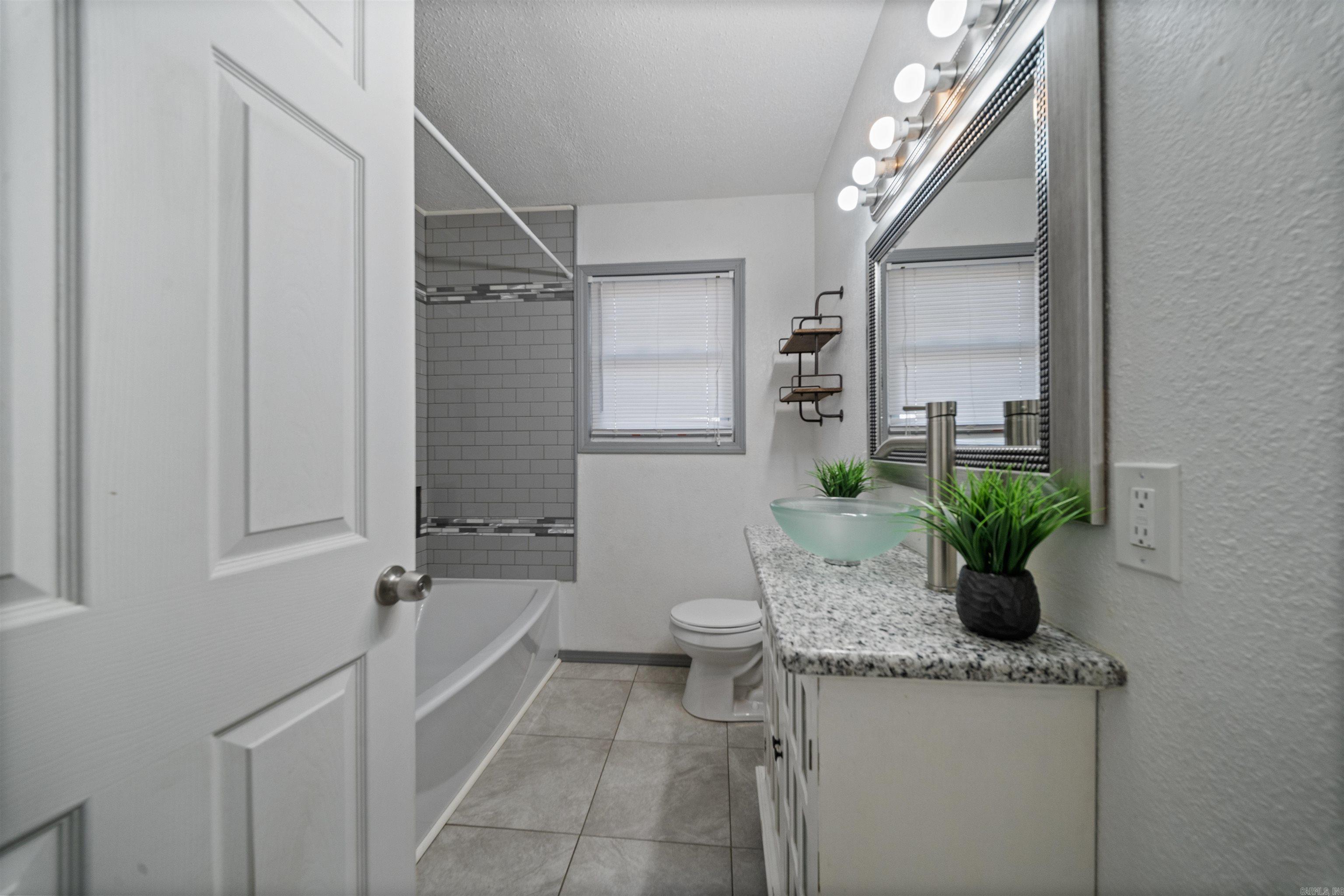 2200 Chatfield Road  Benton, AR