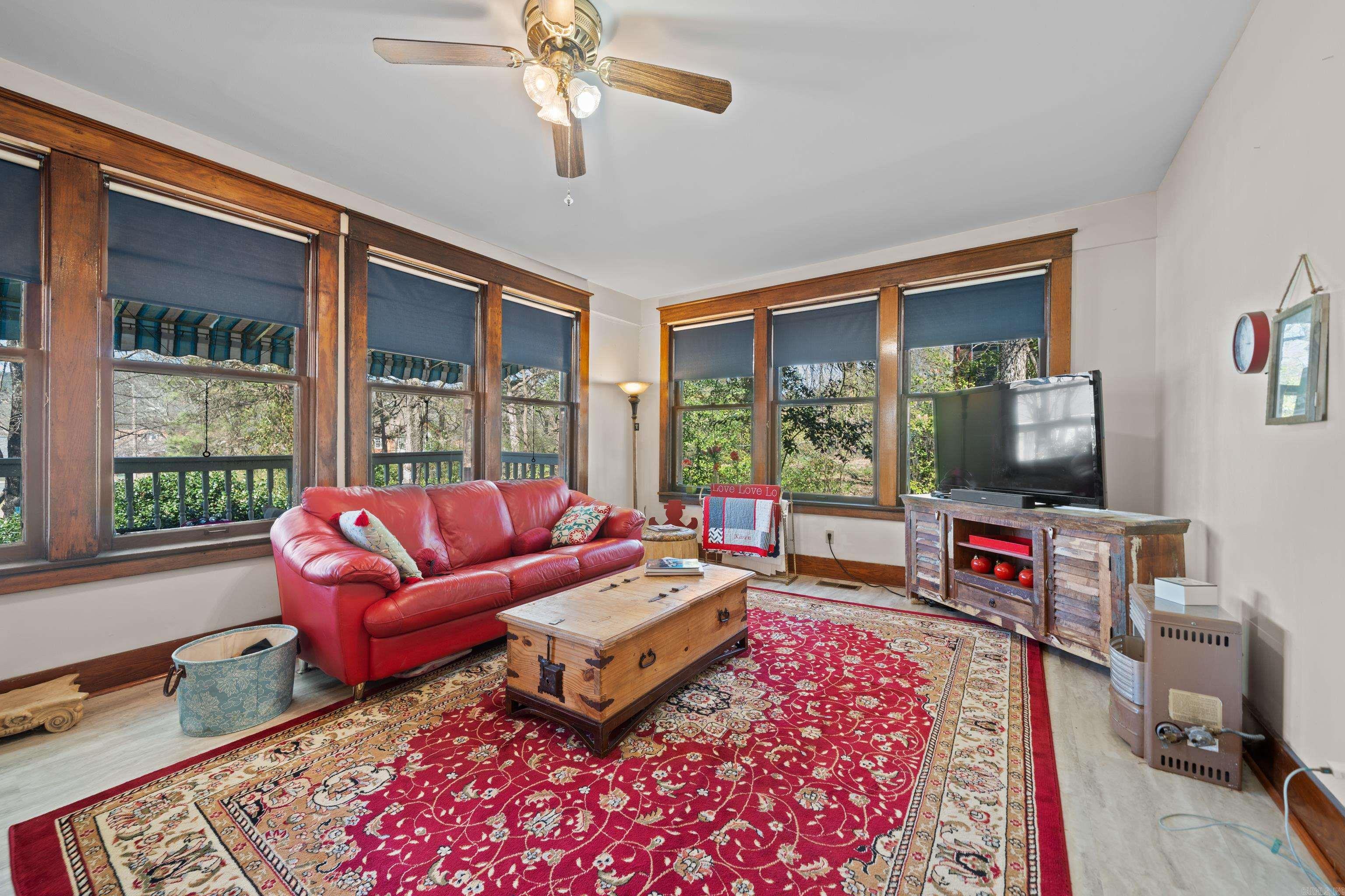 138 Parkhill  Hot Springs, AR