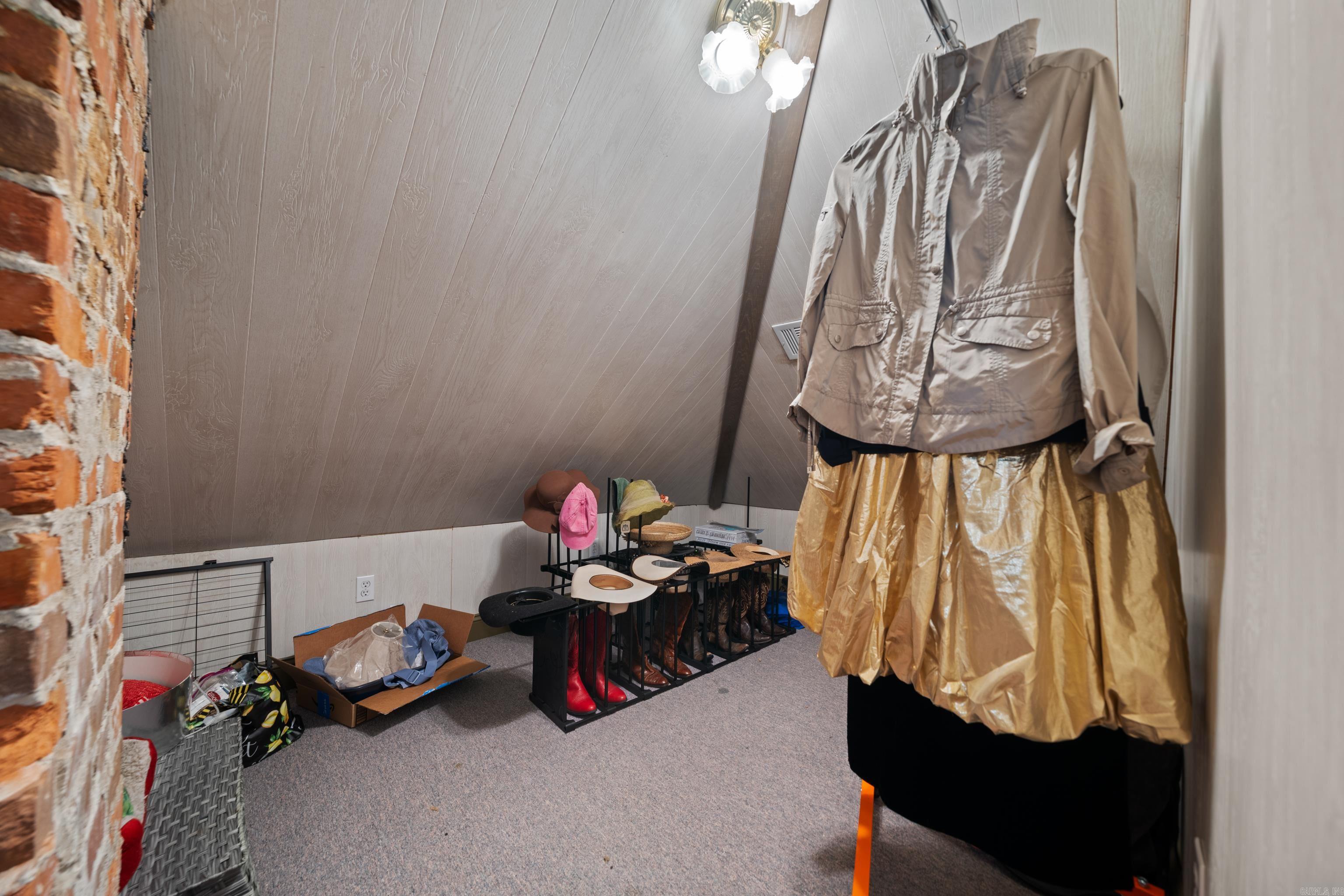 138 Parkhill  Hot Springs, AR