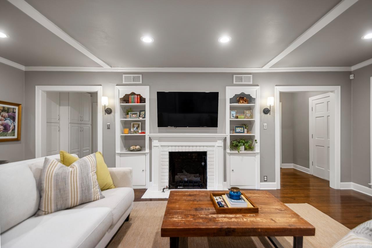 6523 Cantrell  Little Rock, AR