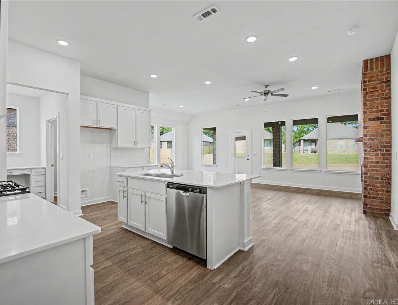 400 Lainey  Maumelle, AR