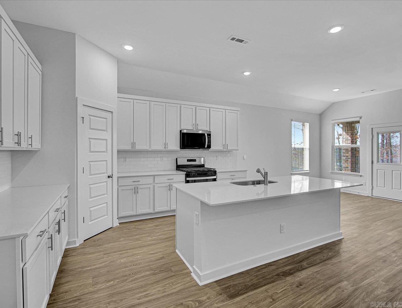 402 Lainey Drive Maumelle, AR 72113