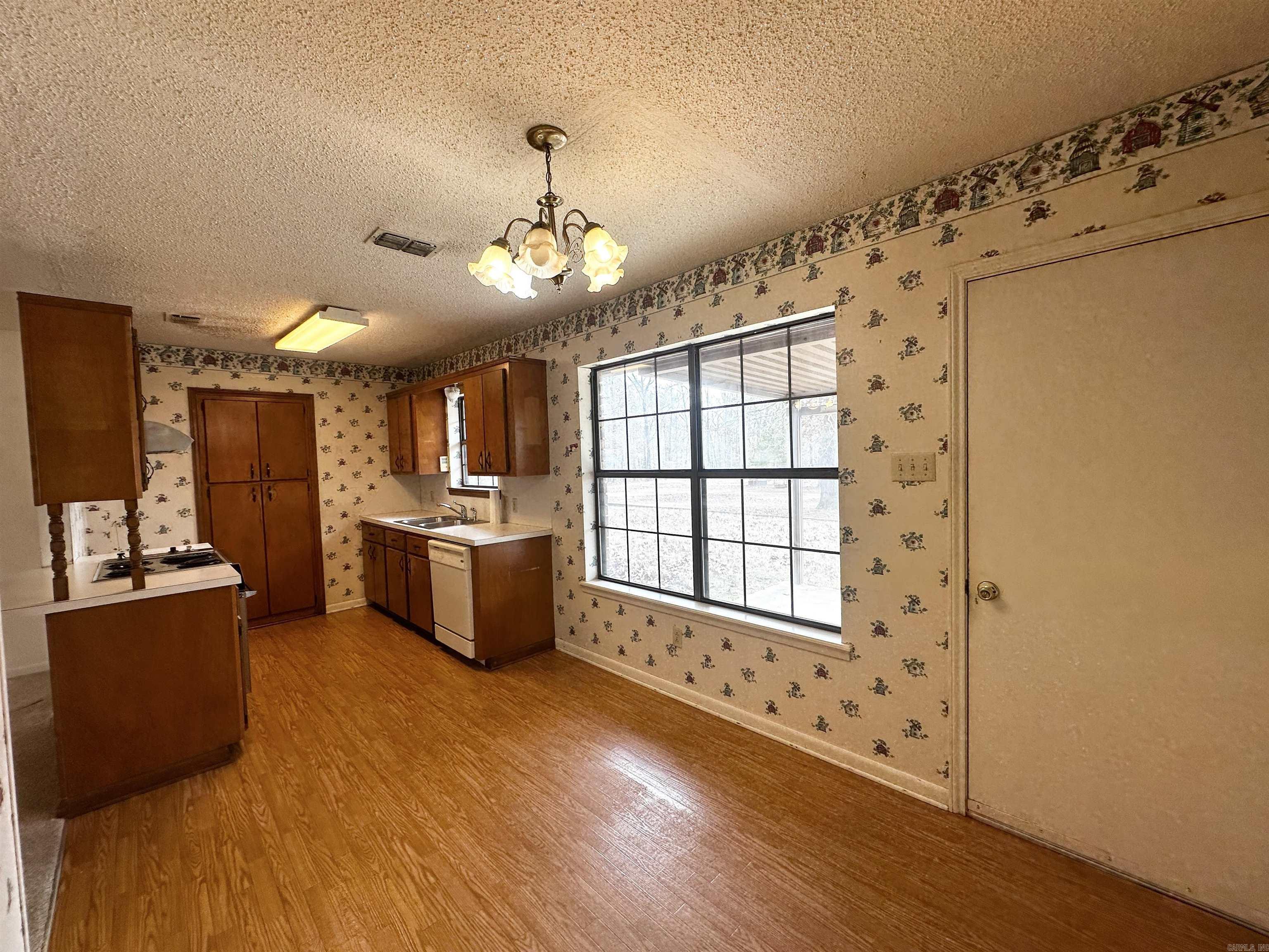 507 Oak Trail  Queen City, TX