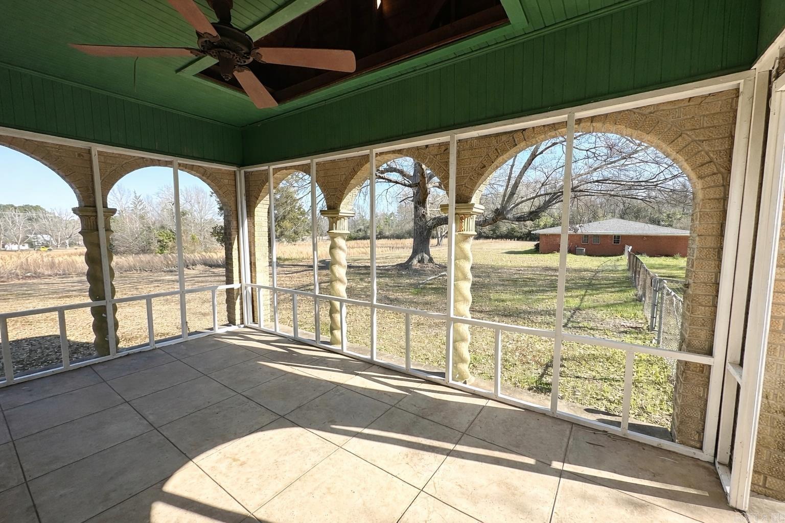 1406 E Main St.  Atlanta, TX