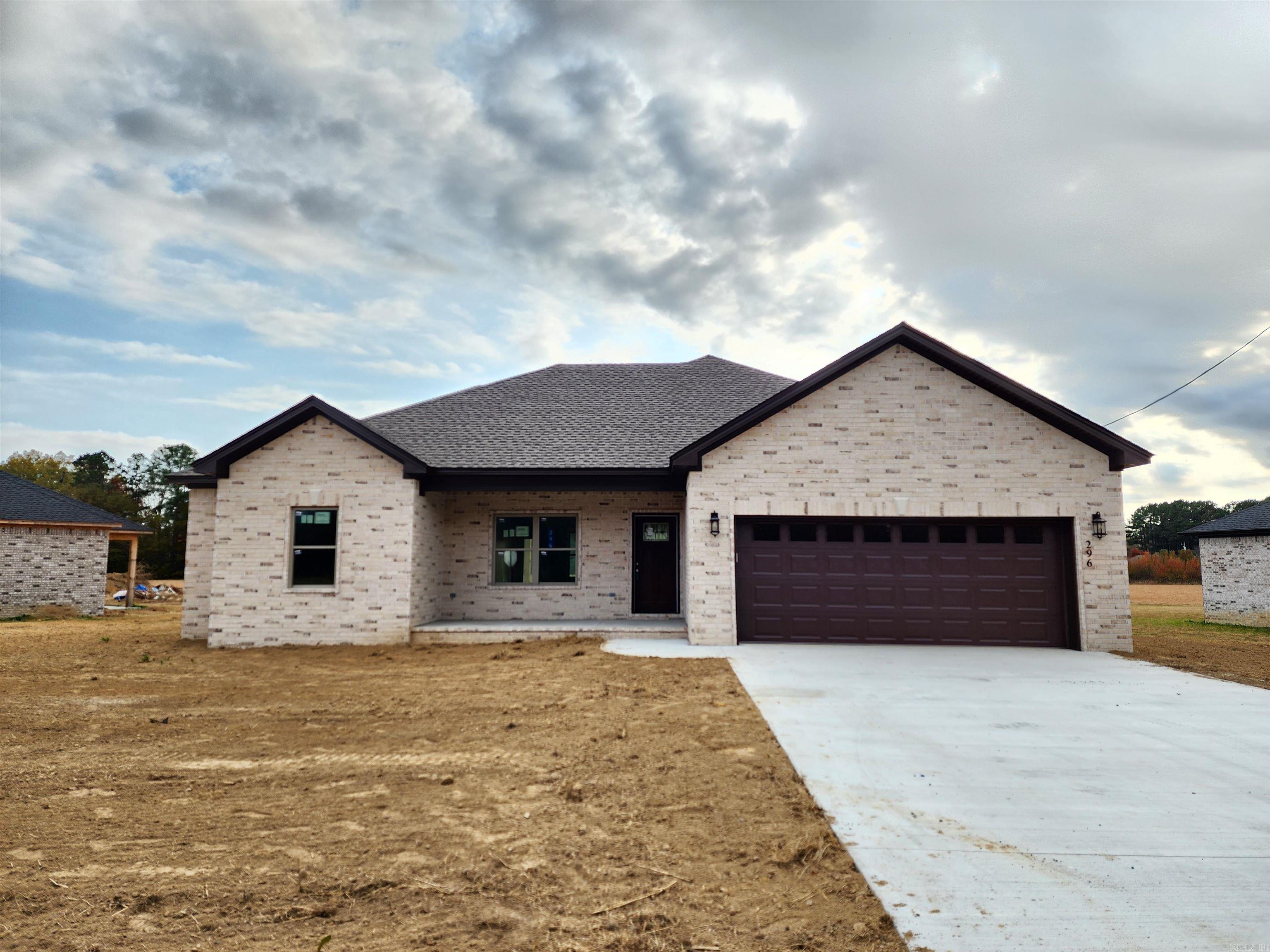 296 Walker  Higginson, AR