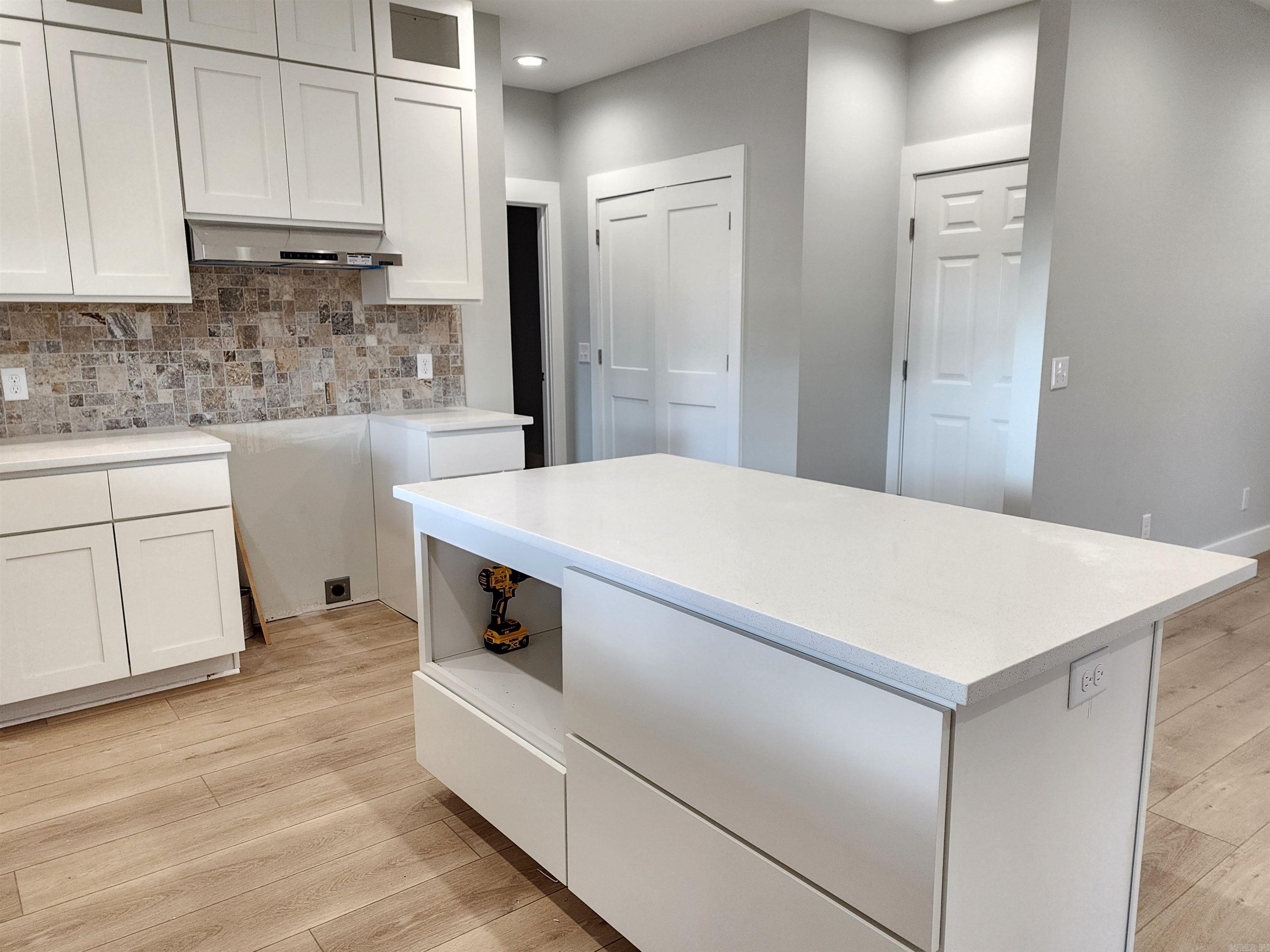 296 Walker  Higginson, AR