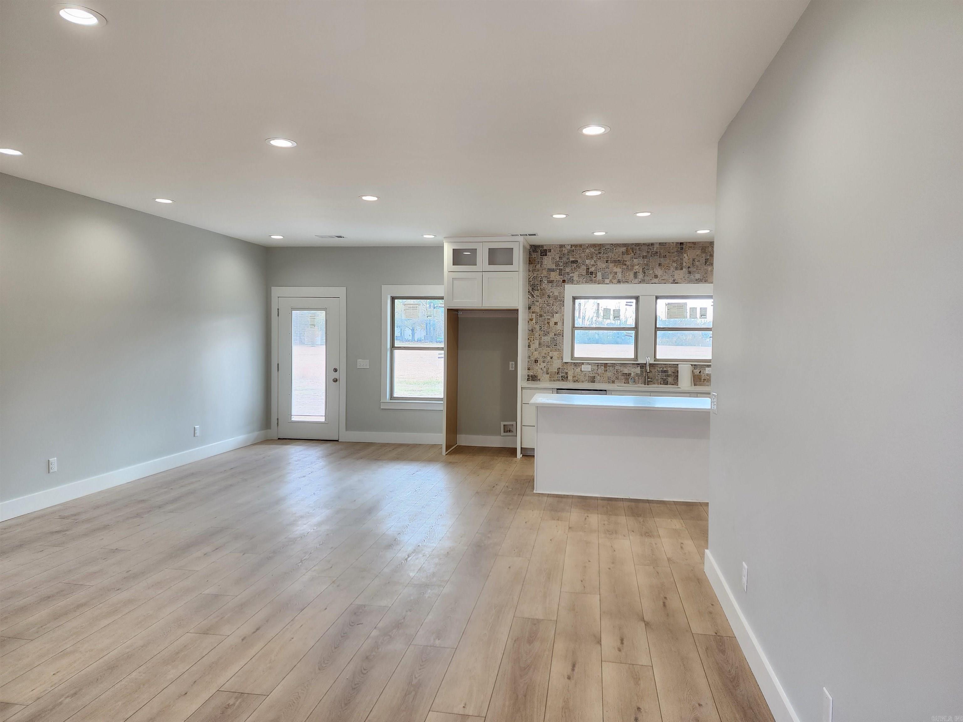 296 Walker  Higginson, AR