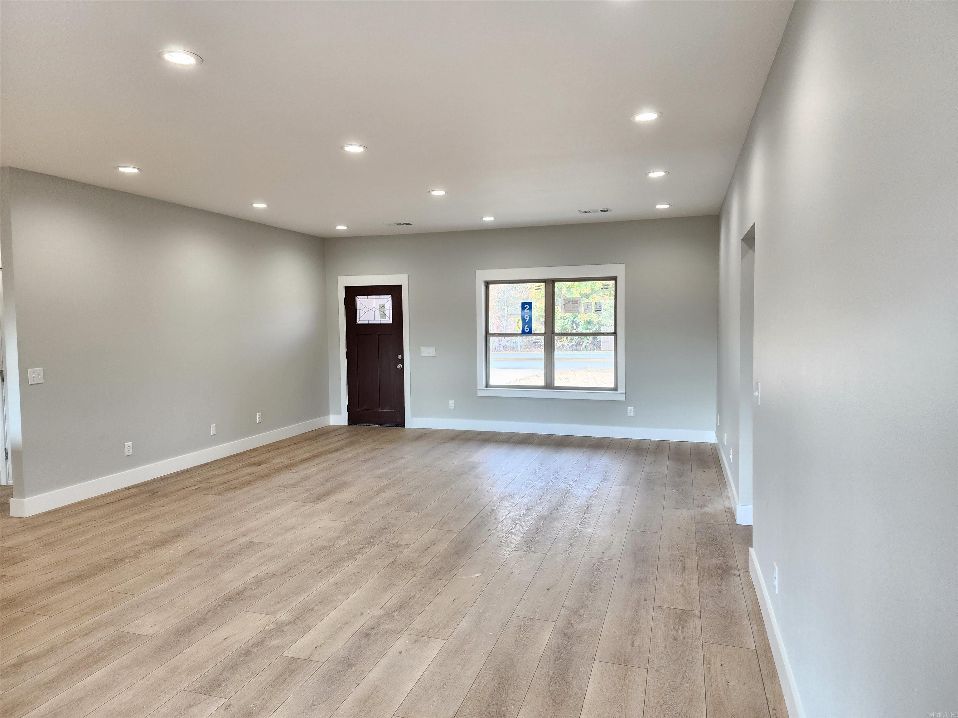 296 Walker  Higginson, AR