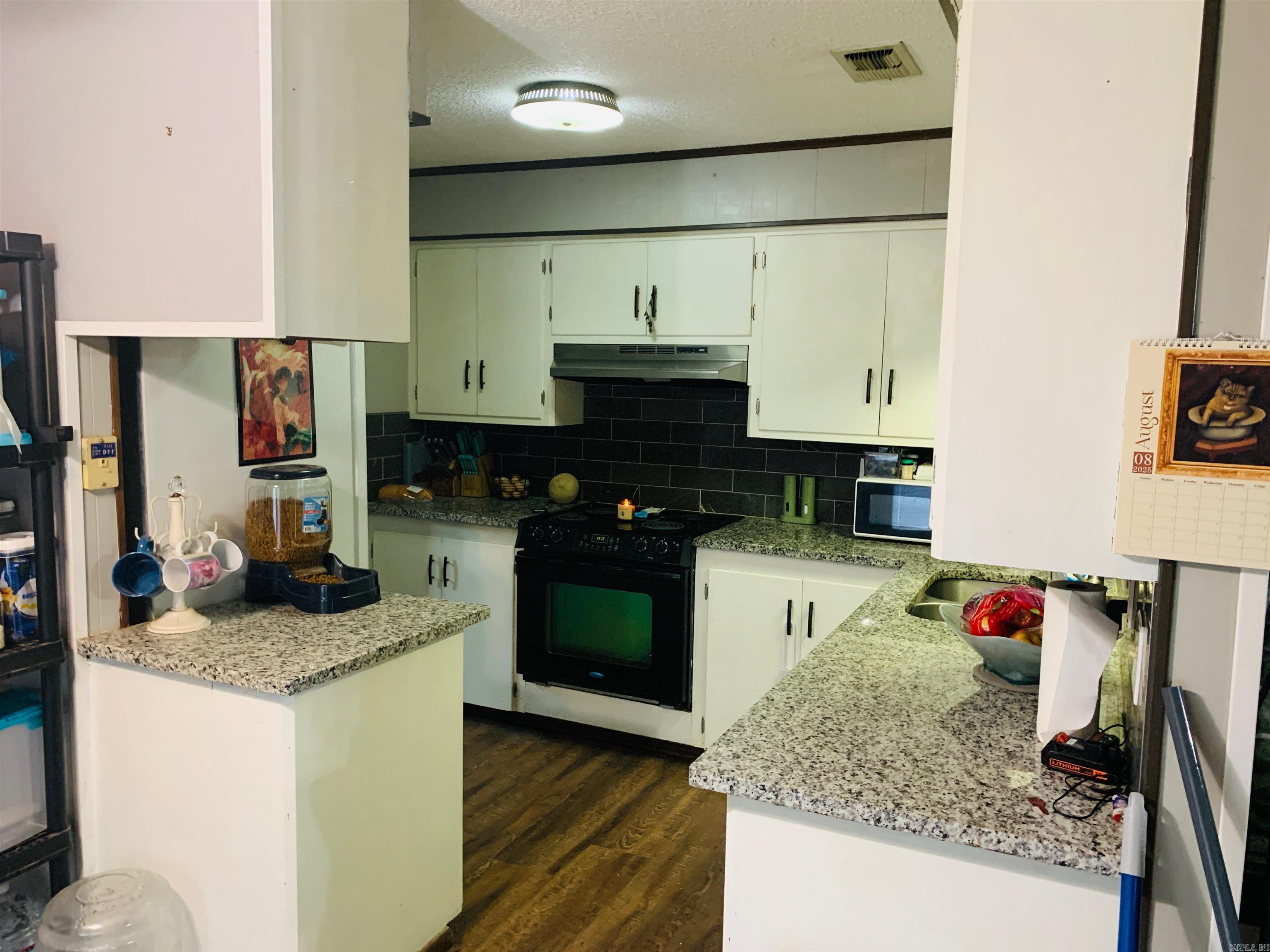 953 County Road 4114  Atlanta, TX