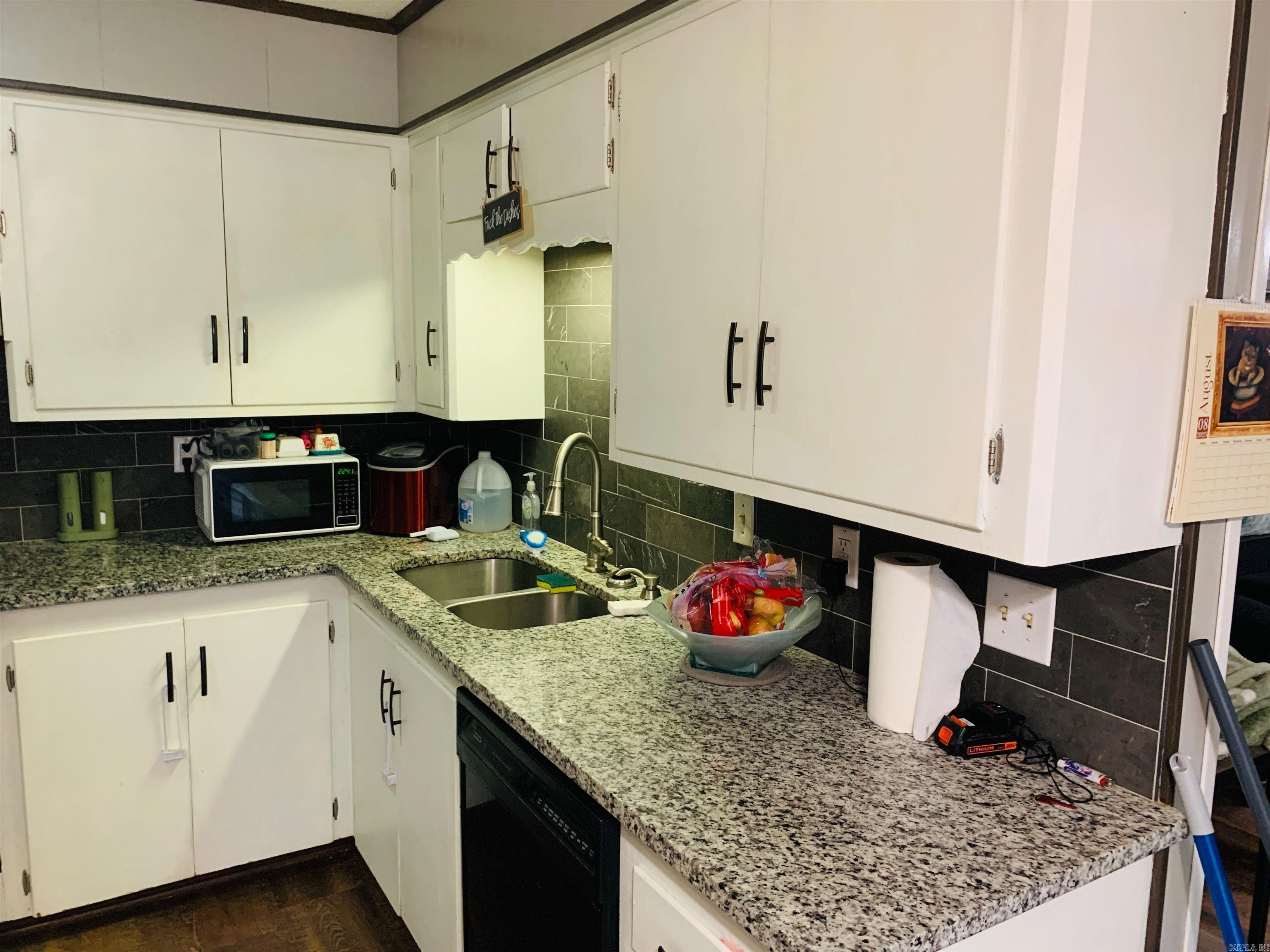 953 County Road 4114  Atlanta, TX