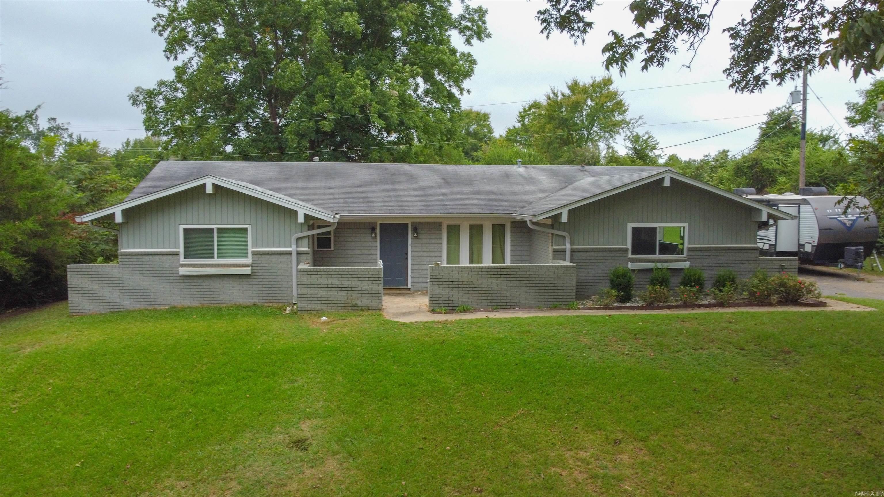 953 County Road 4114  Atlanta, TX