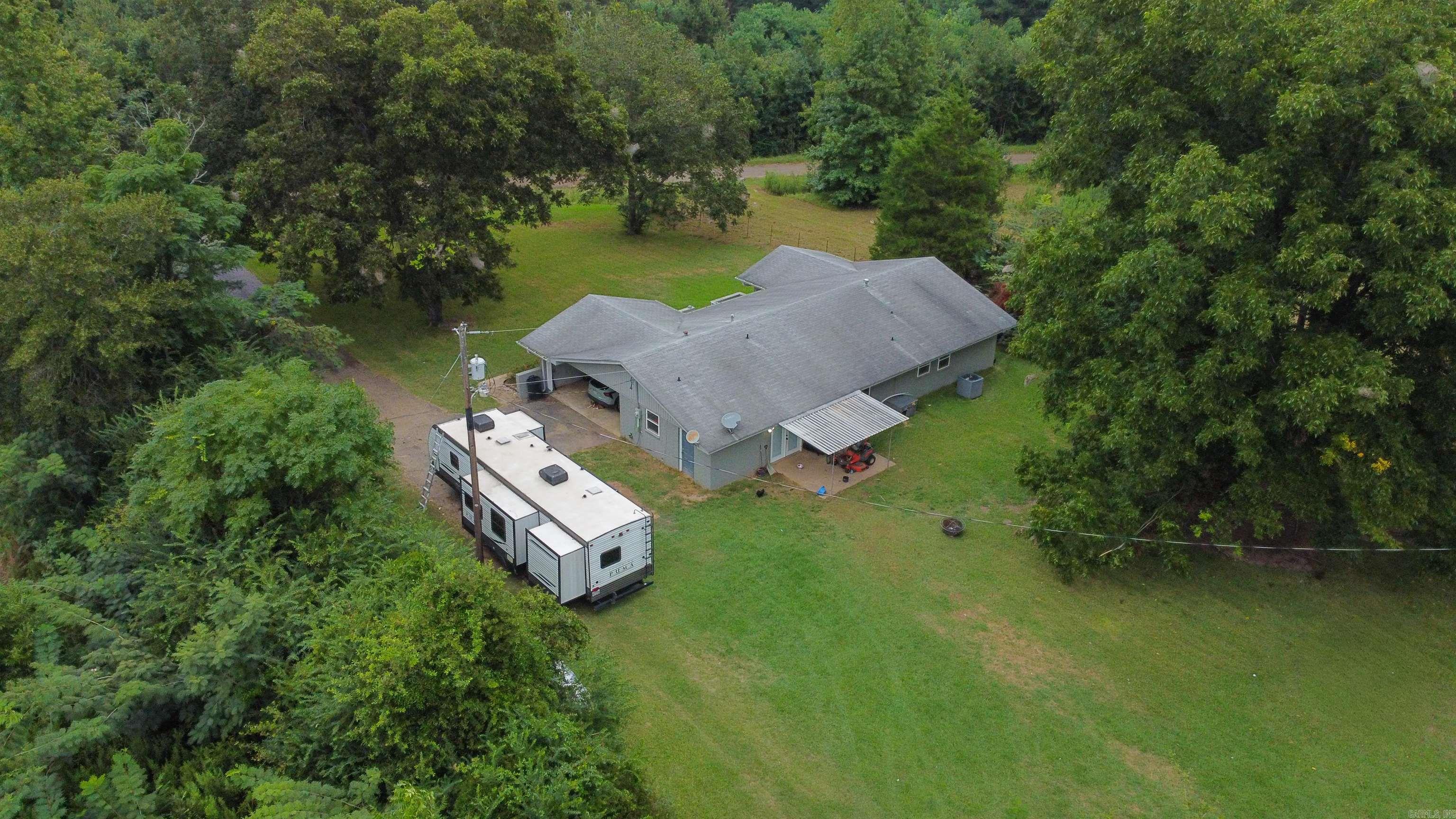 953 County Road 4114  Atlanta, TX