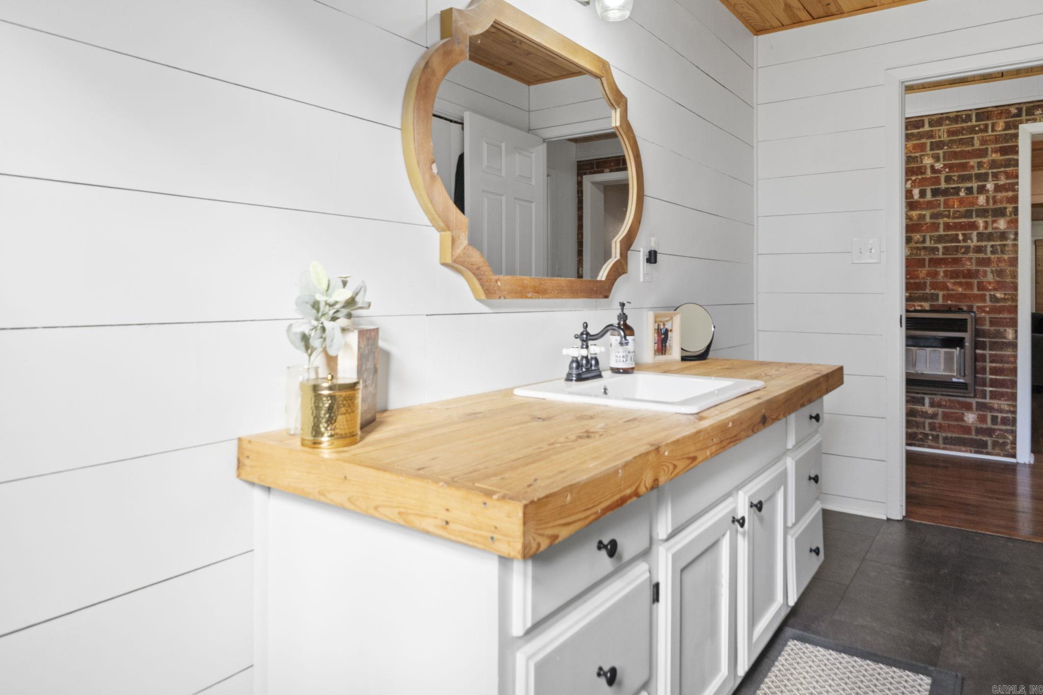 2419 HWY 128 Lonsdale, AR 72087