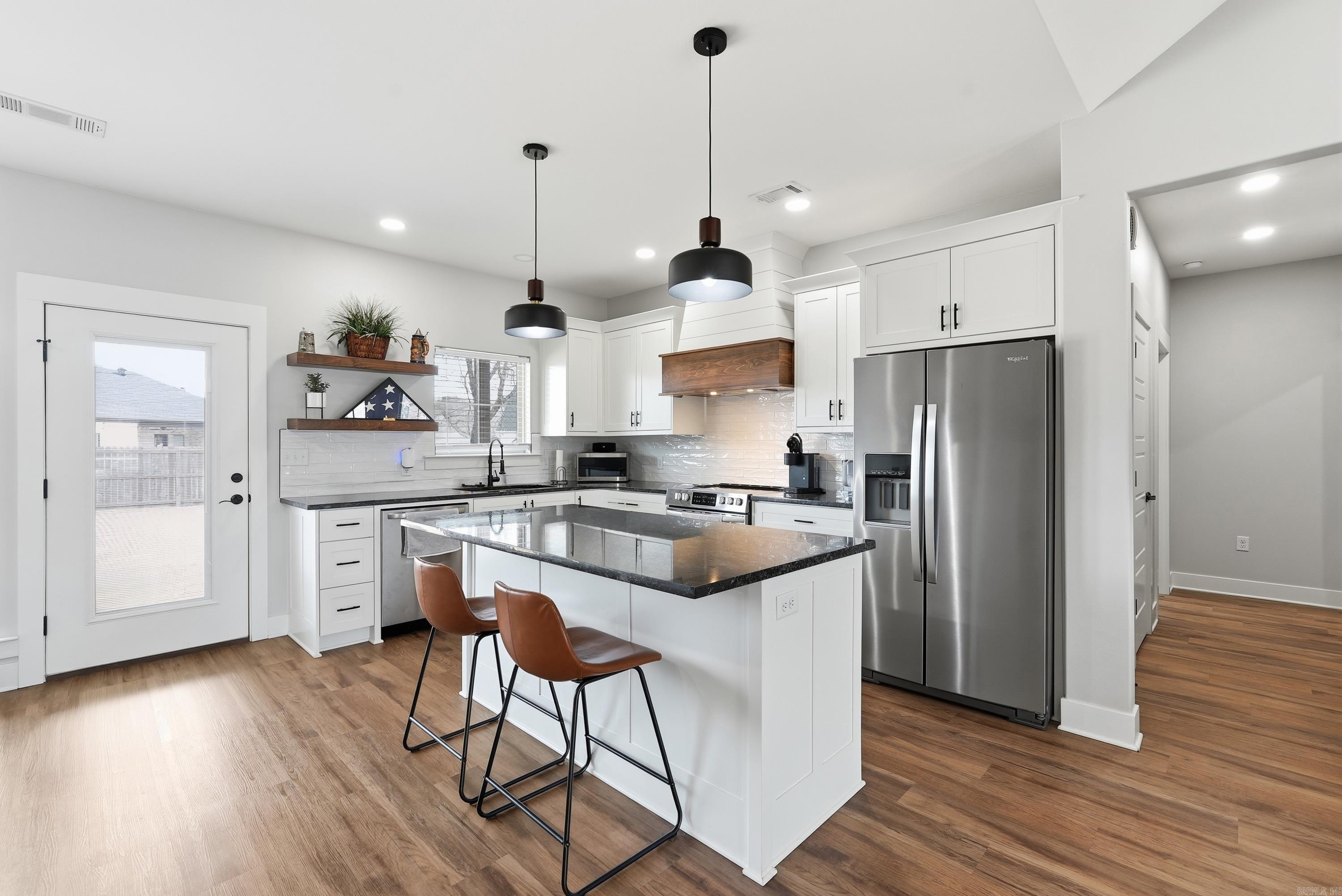 18 CLOVER LEAF  Greenbrier, AR