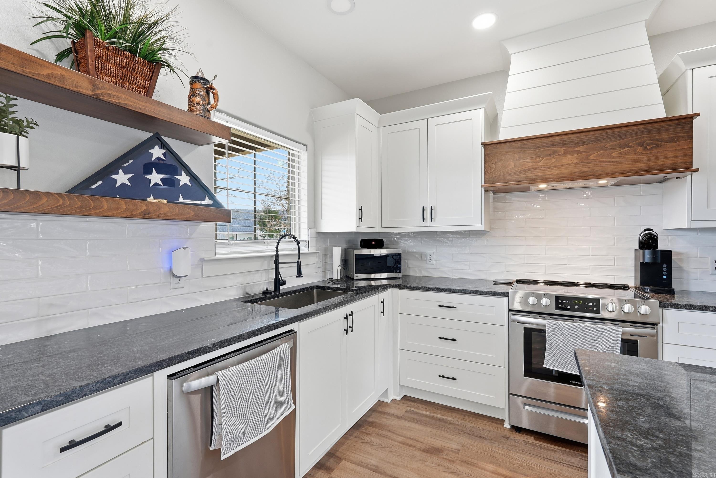 18 CLOVER LEAF  Greenbrier, AR