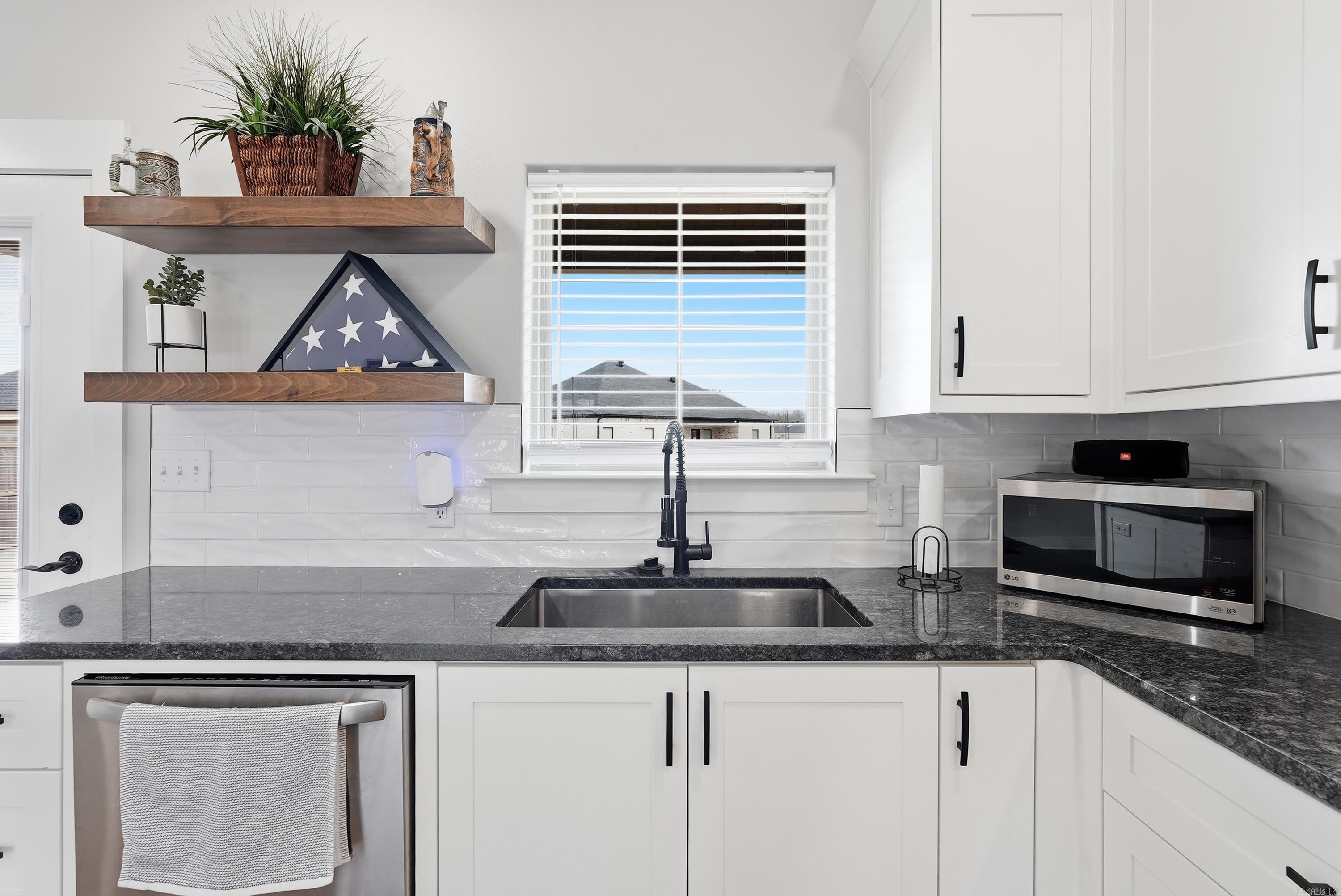 18 CLOVER LEAF  Greenbrier, AR