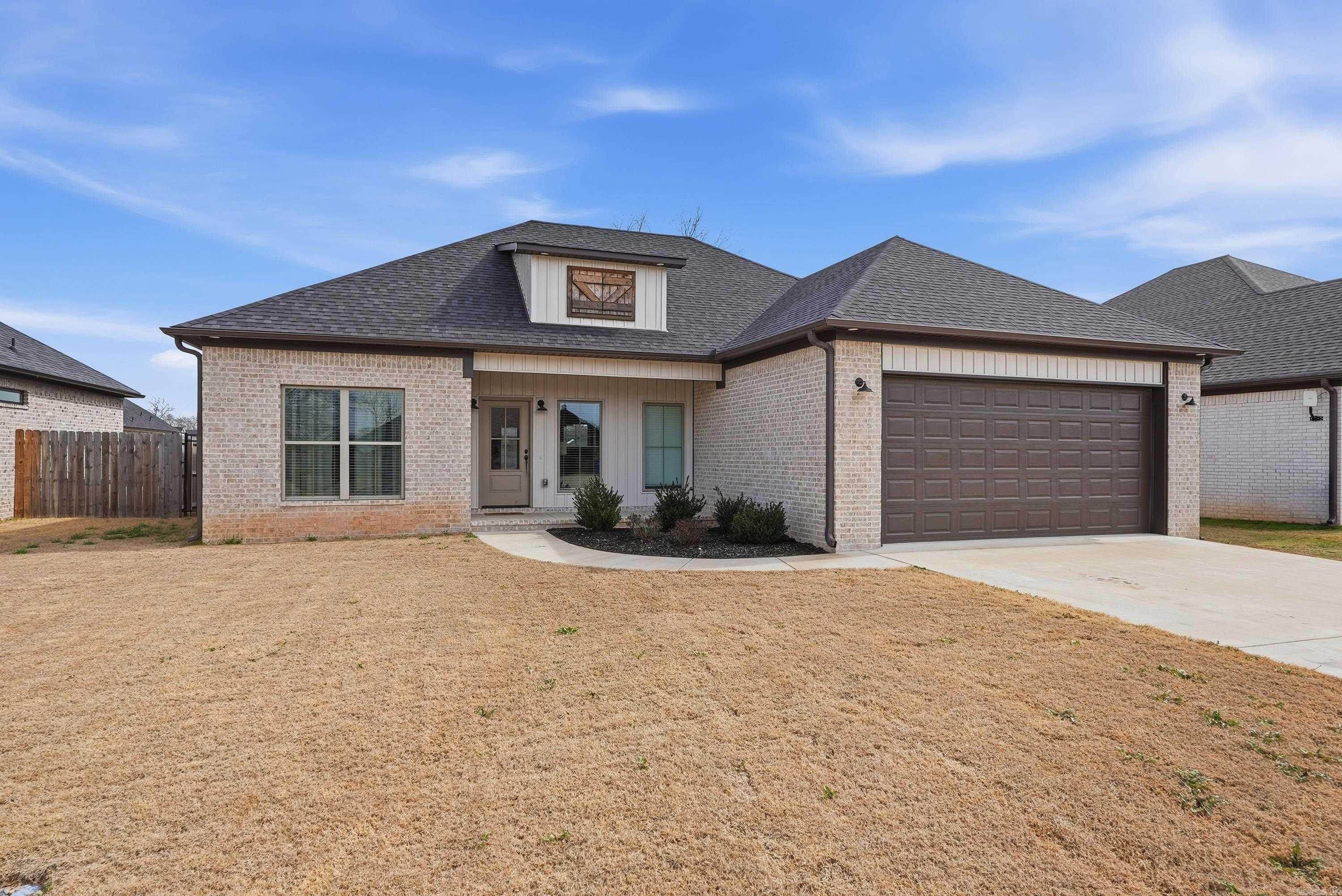 18 CLOVER LEAF  Greenbrier, AR