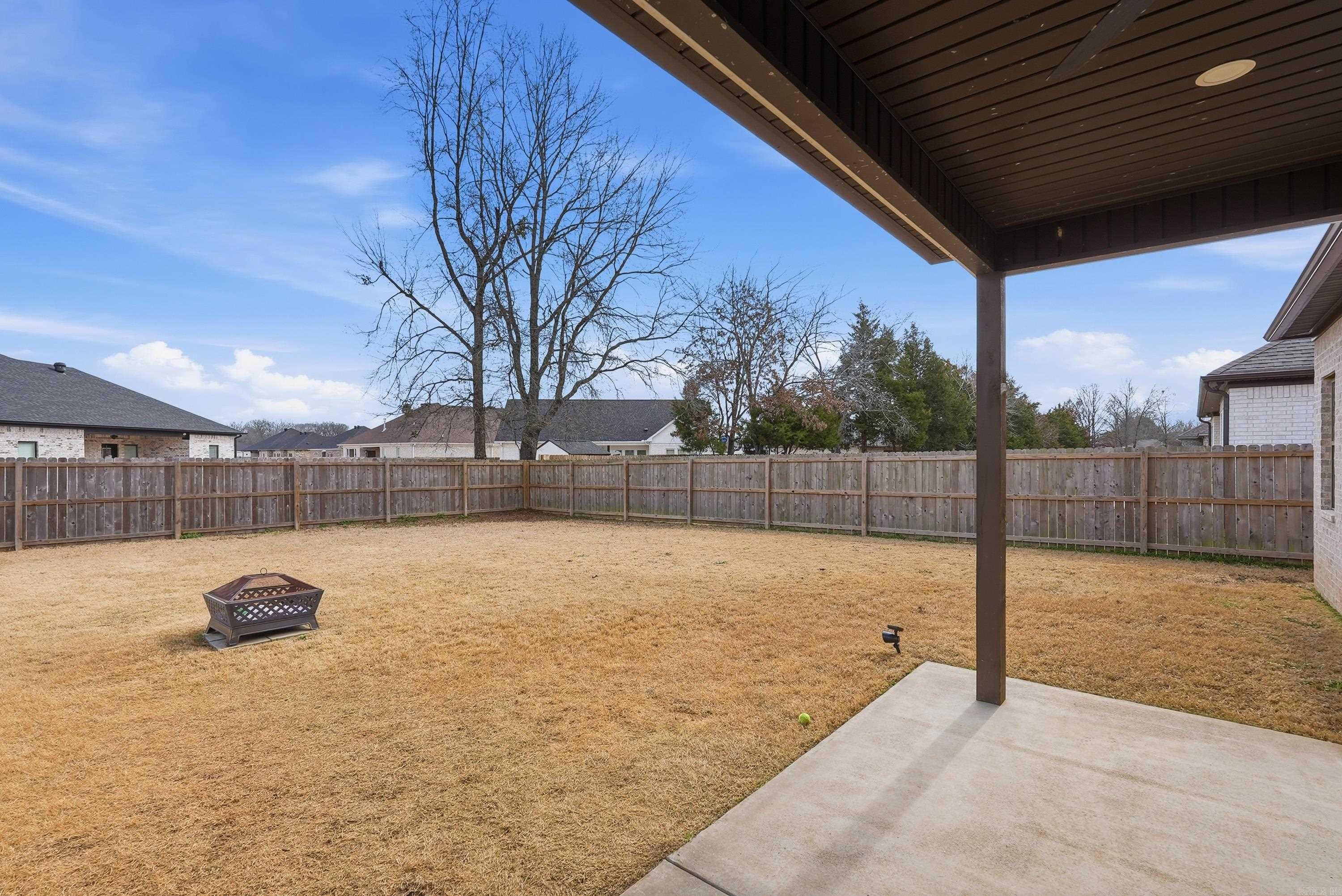 18 CLOVER LEAF  Greenbrier, AR