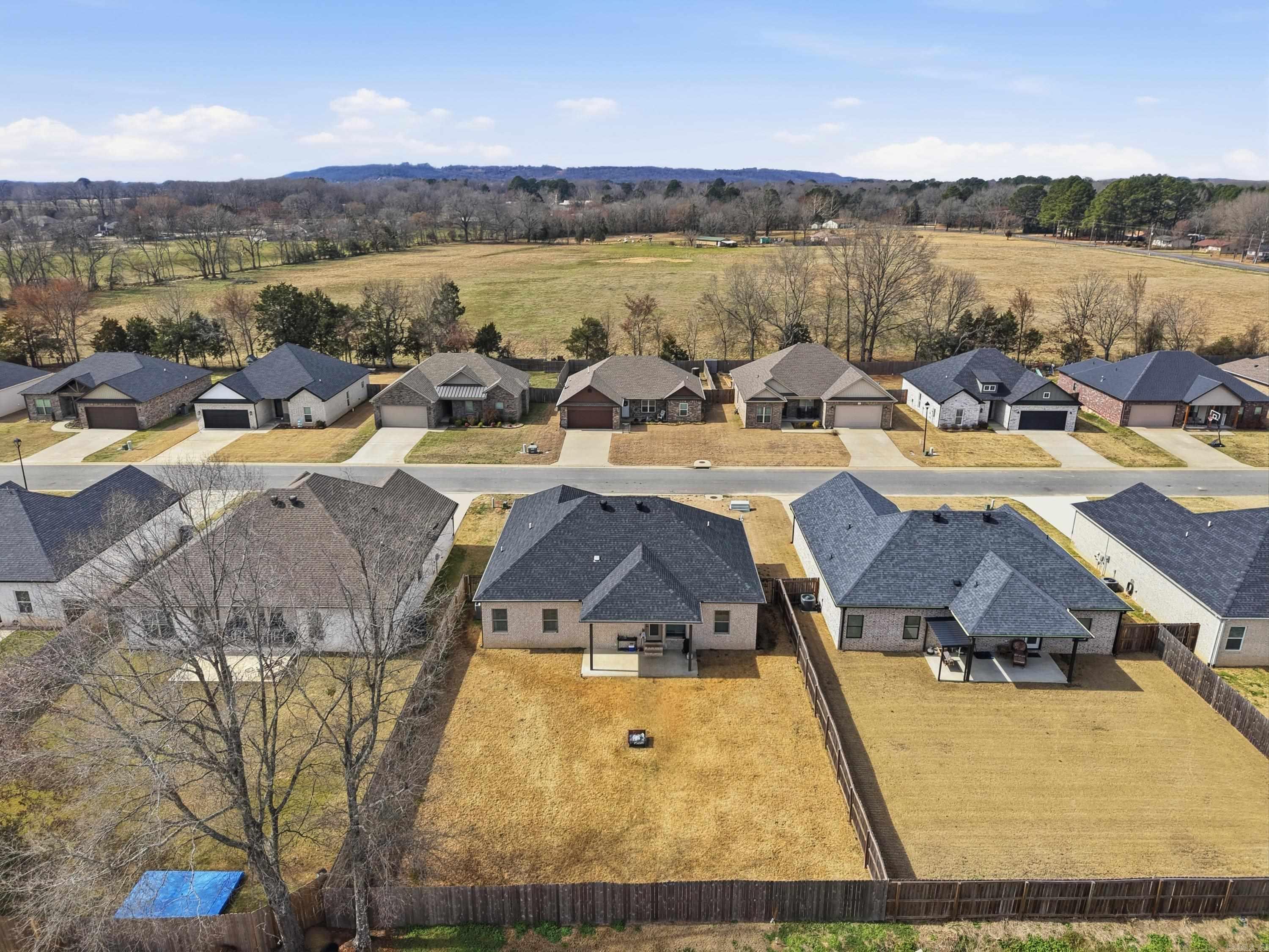 18 CLOVER LEAF  Greenbrier, AR