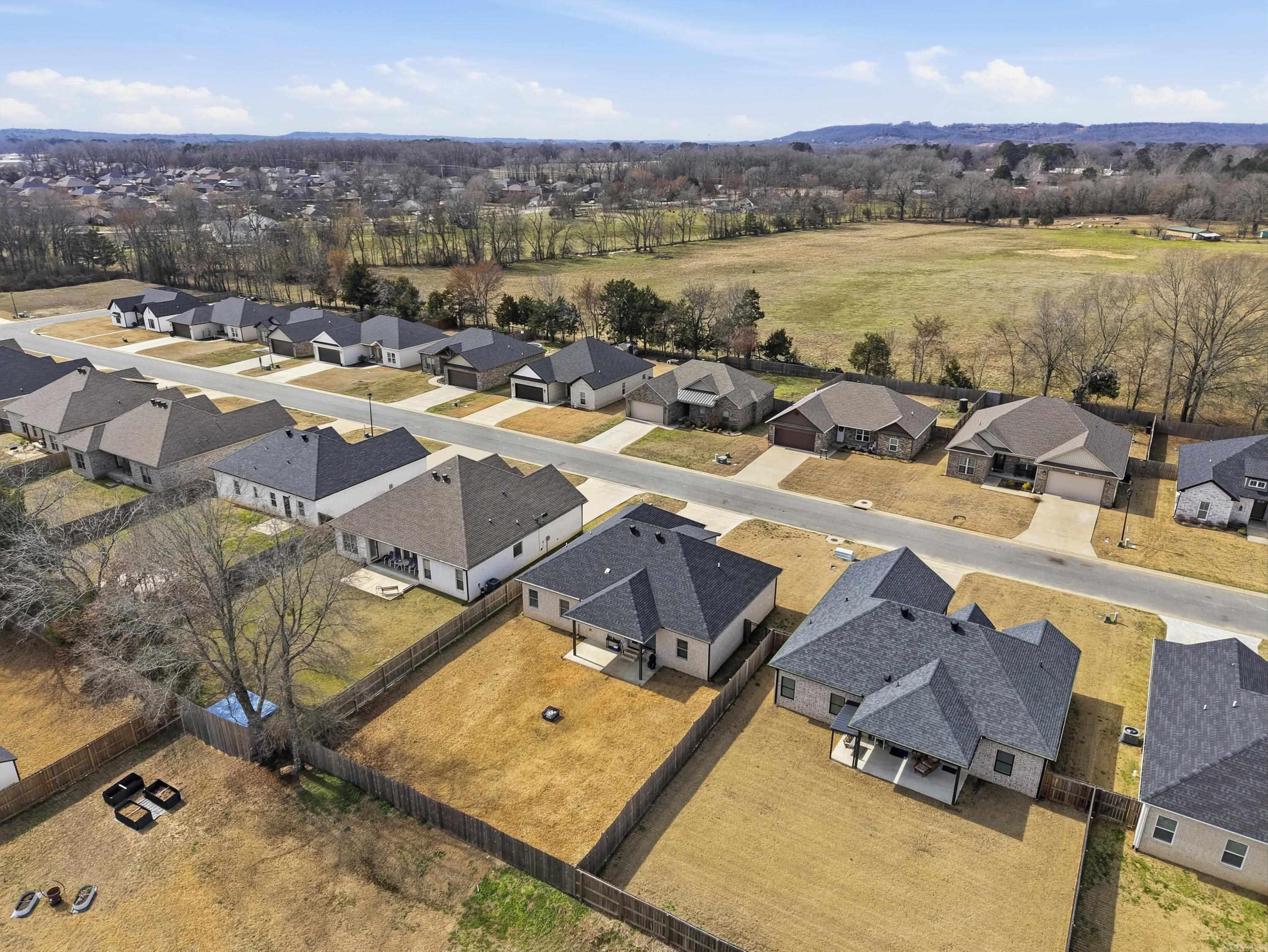 18 CLOVER LEAF  Greenbrier, AR