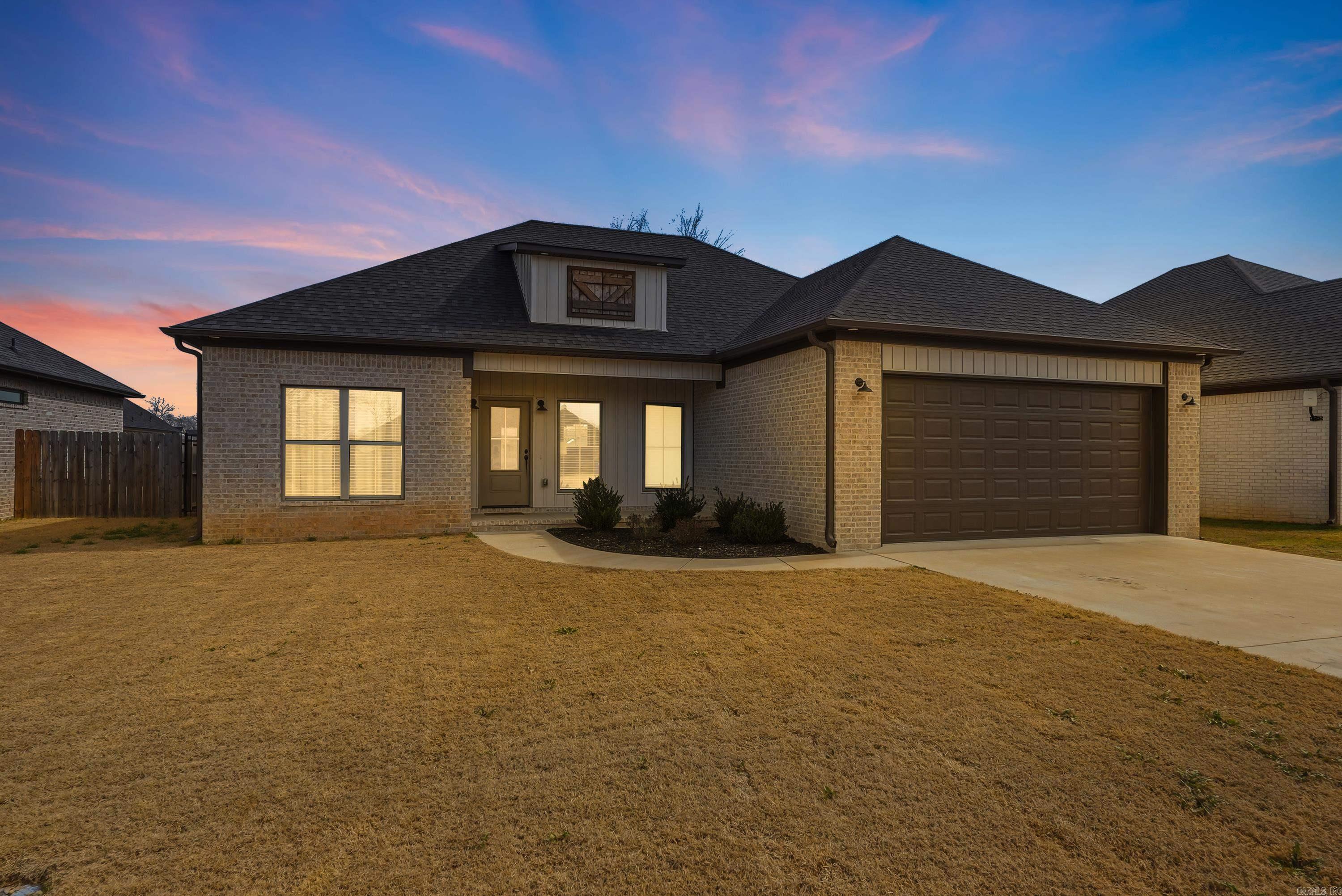 18 CLOVER LEAF  Greenbrier, AR