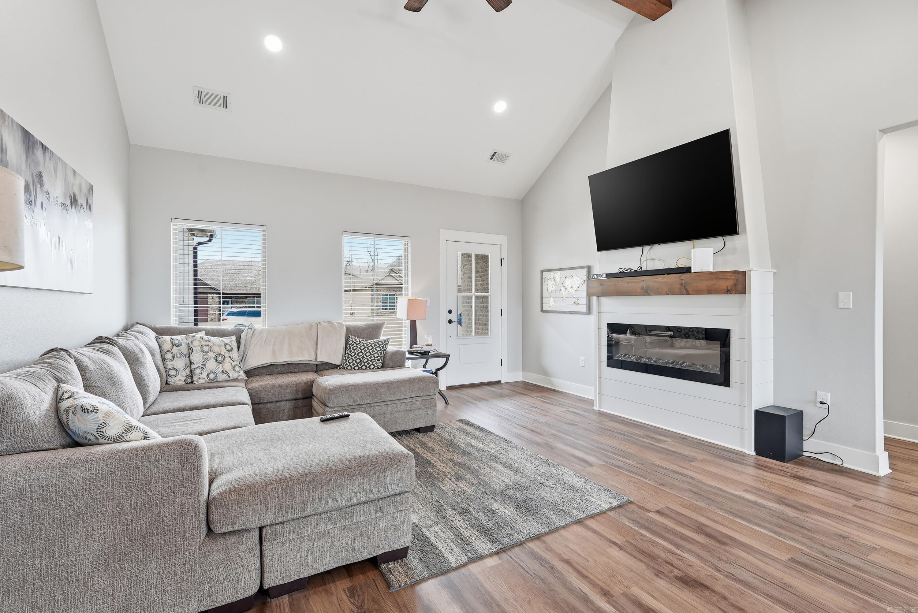 18 CLOVER LEAF  Greenbrier, AR