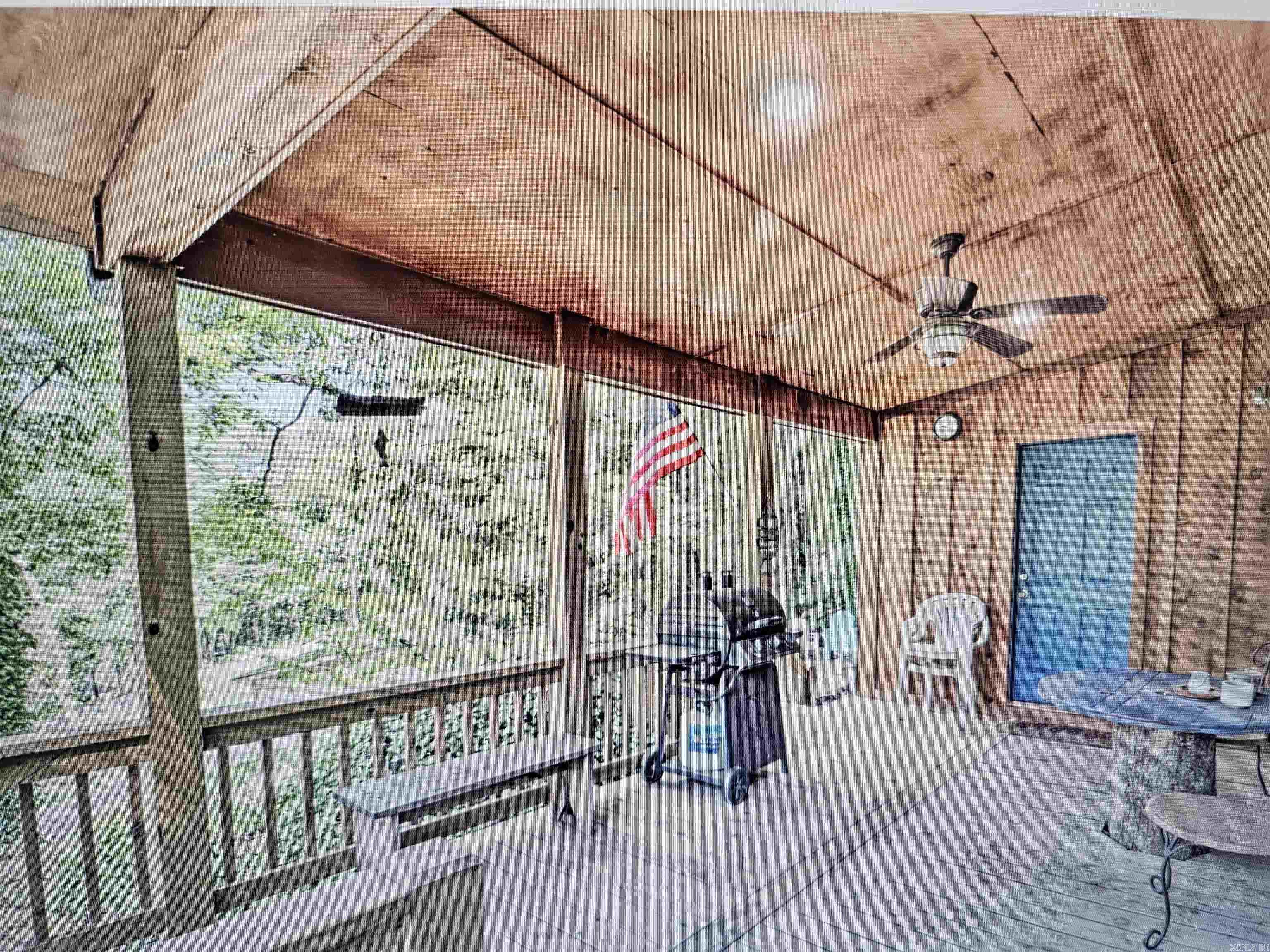 19 Elm Street  Greers Ferry, AR