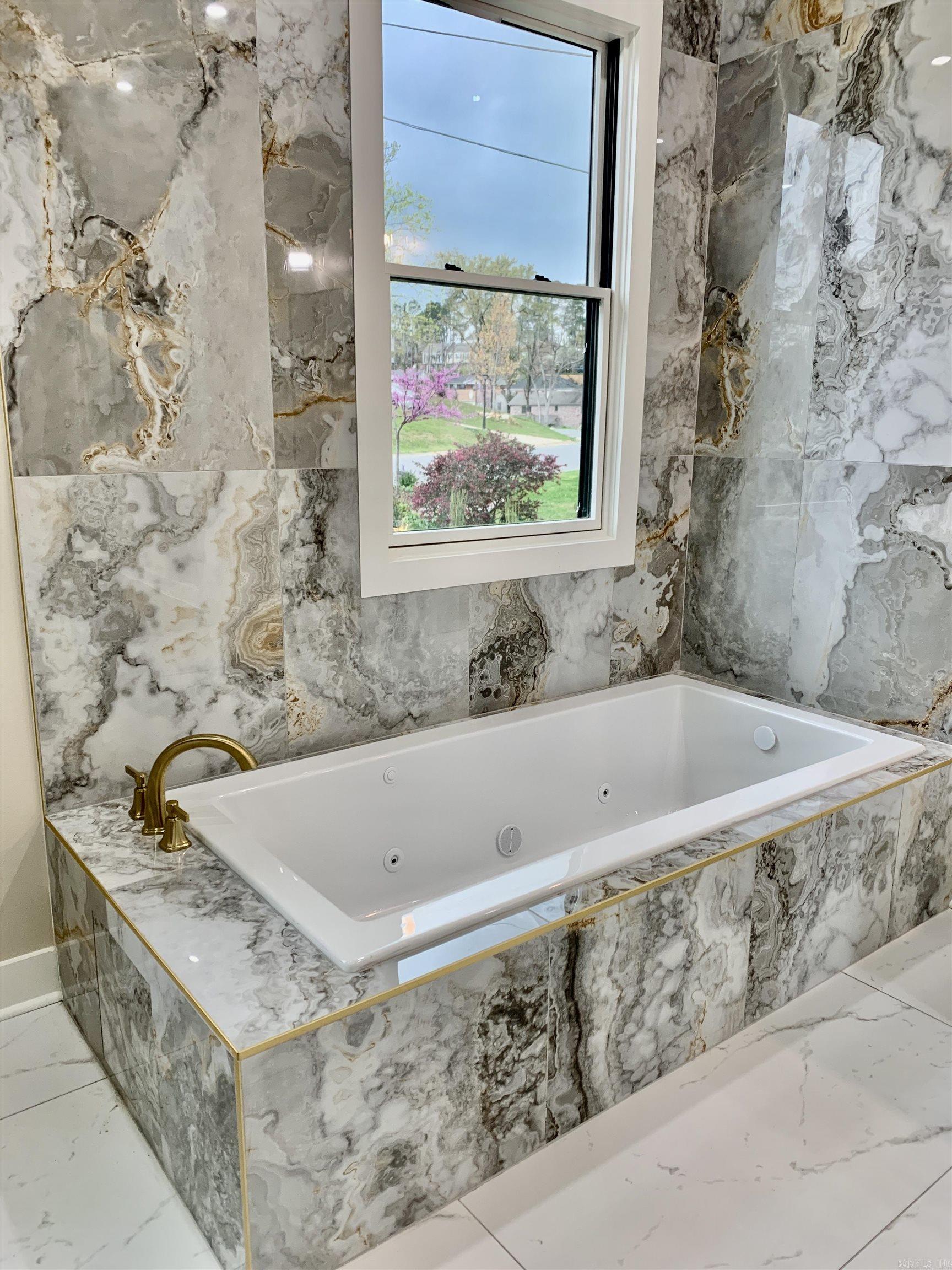 31 Lefever Lane Little Rock, AR 72227