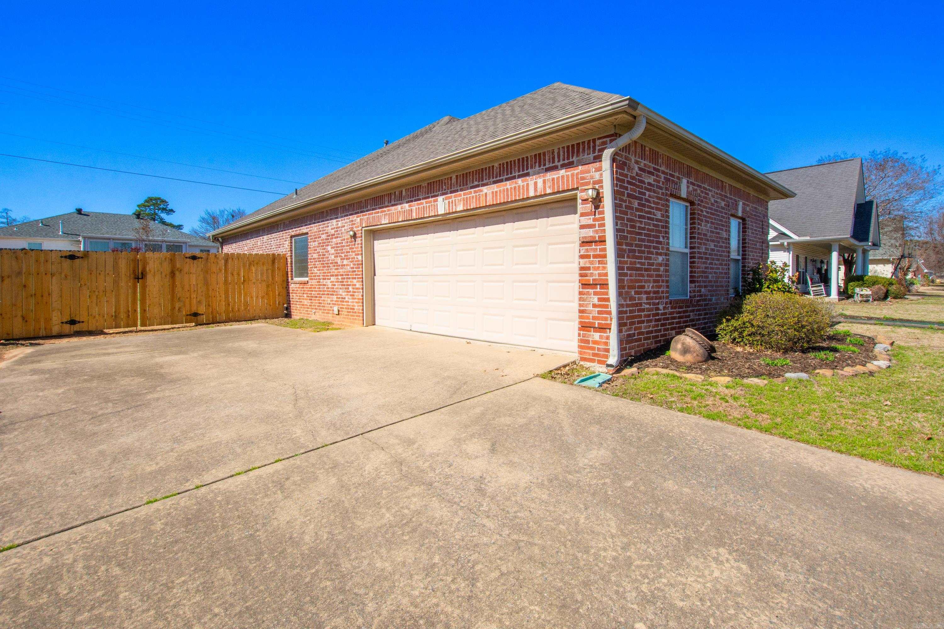 3211 Moonlighting Place Drive  Bryant, AR