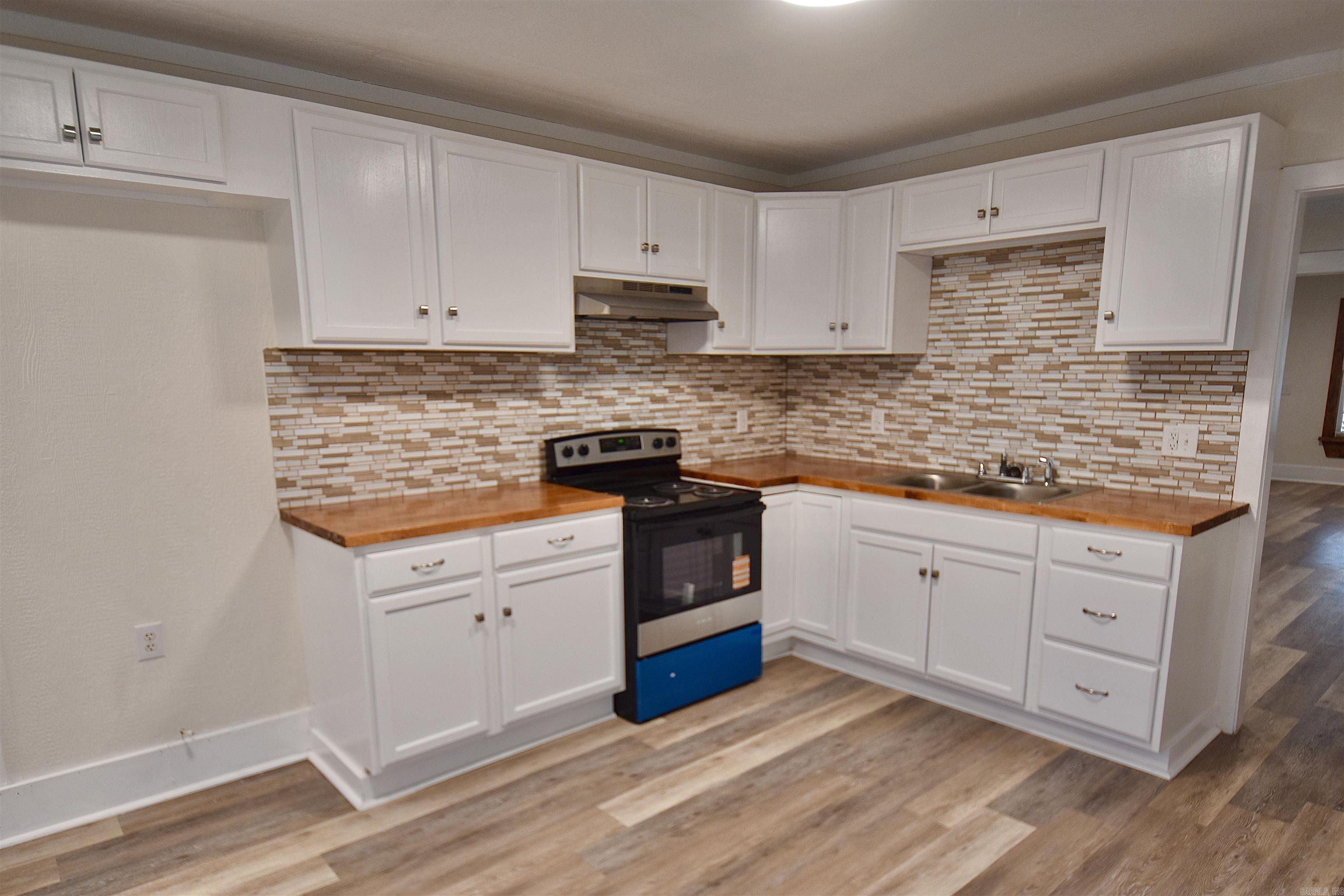 1221 & 1221-1/2 Georgia  Malvern, AR