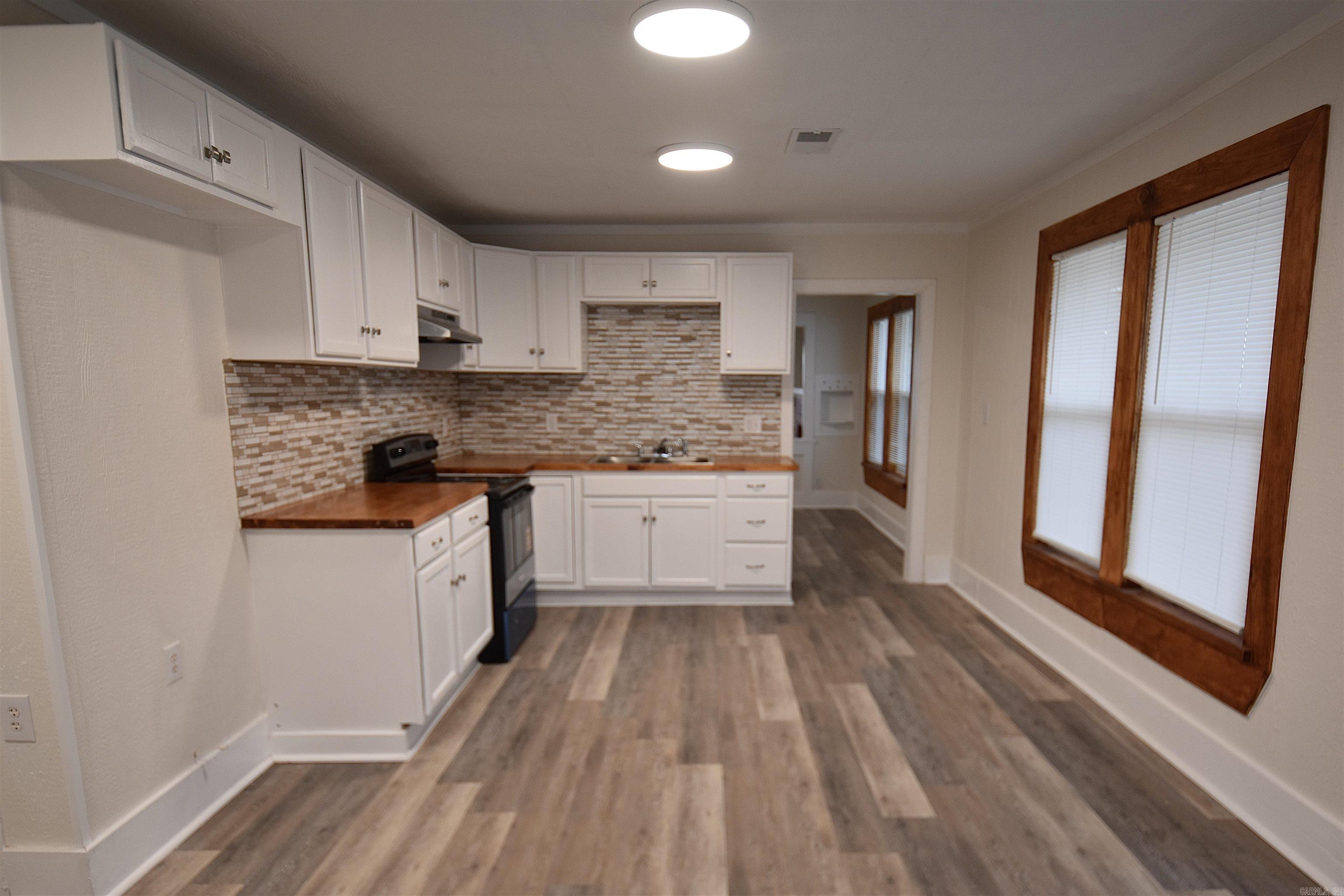 1221 & 1221-1/2 Georgia  Malvern, AR