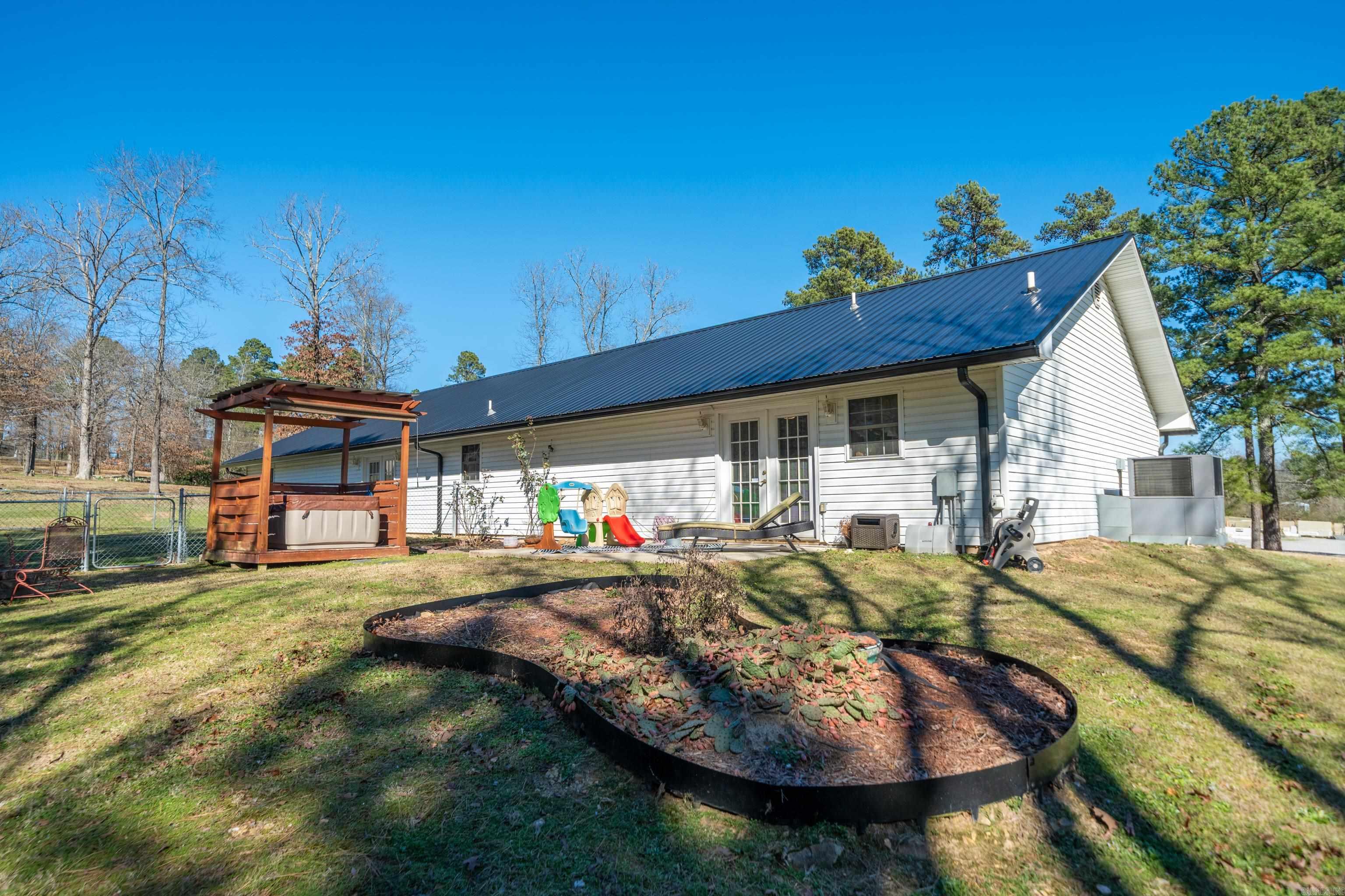 230 S Ross Maddox  Pearcy, AR