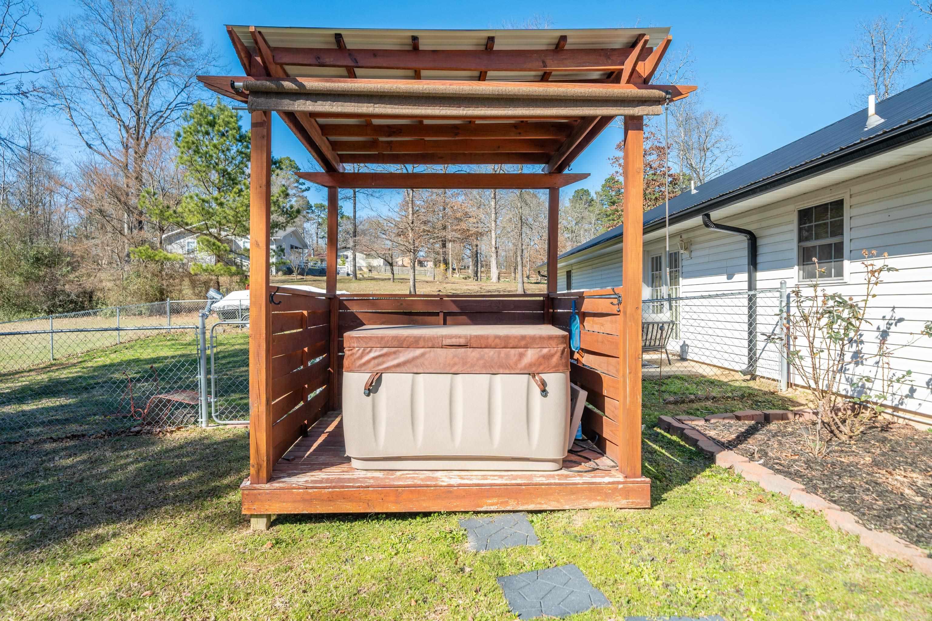 230 S Ross Maddox  Pearcy, AR