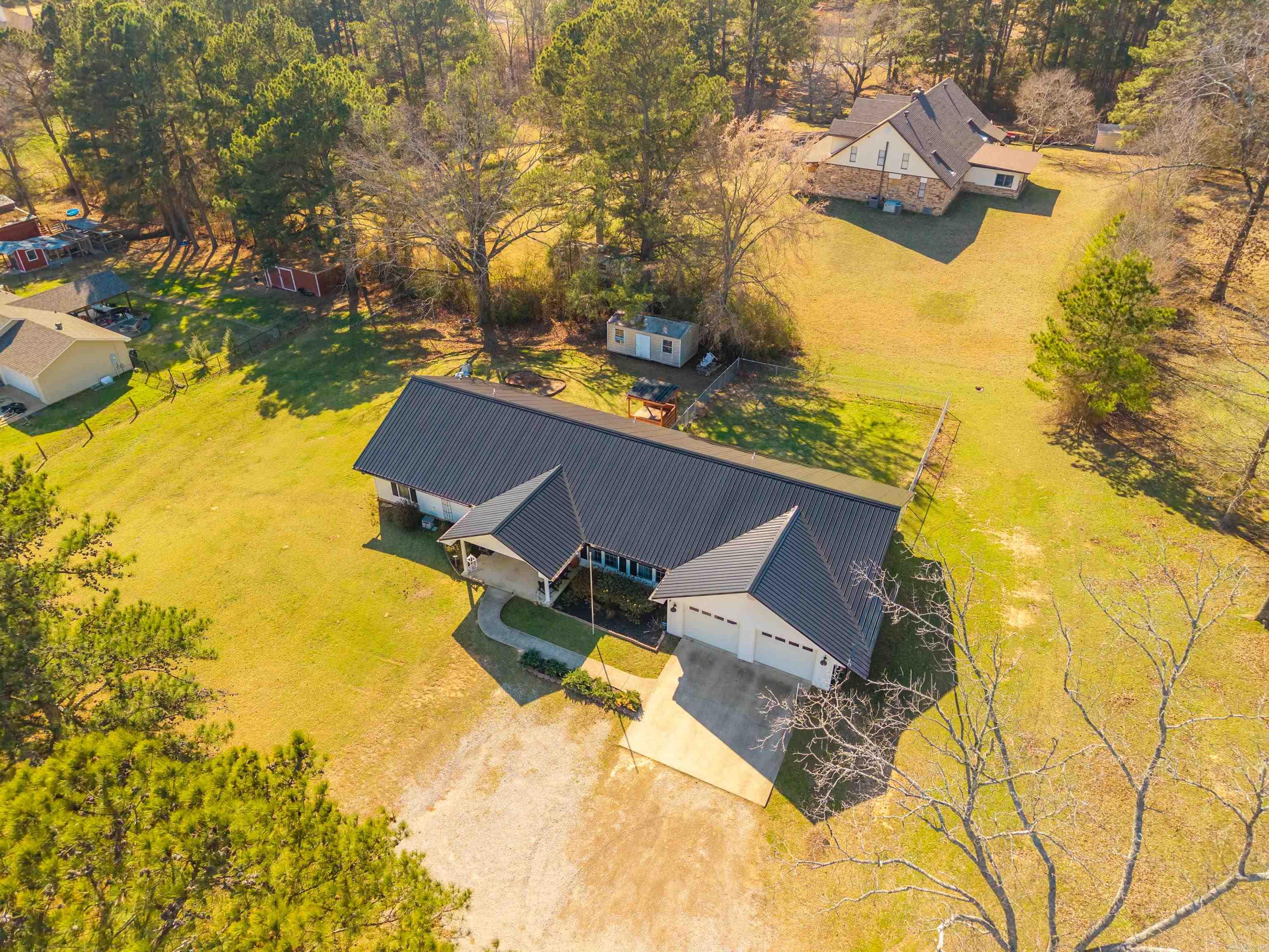 230 S Ross Maddox  Pearcy, AR