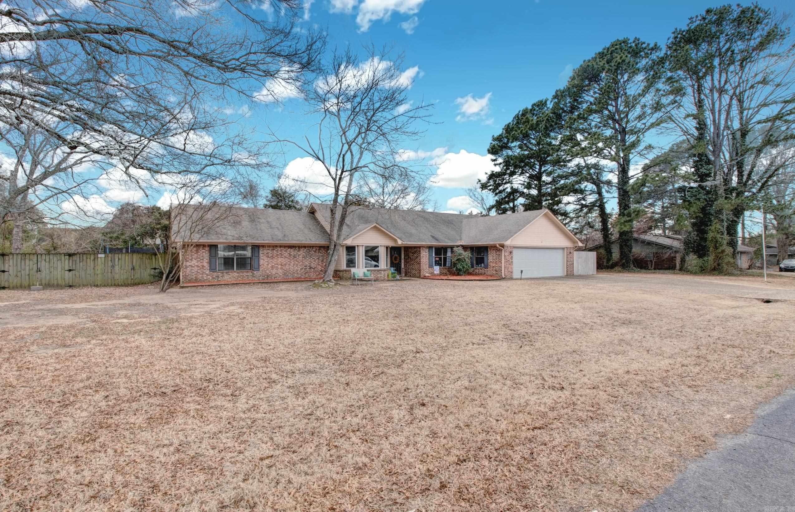 4 Riviera  Conway, AR