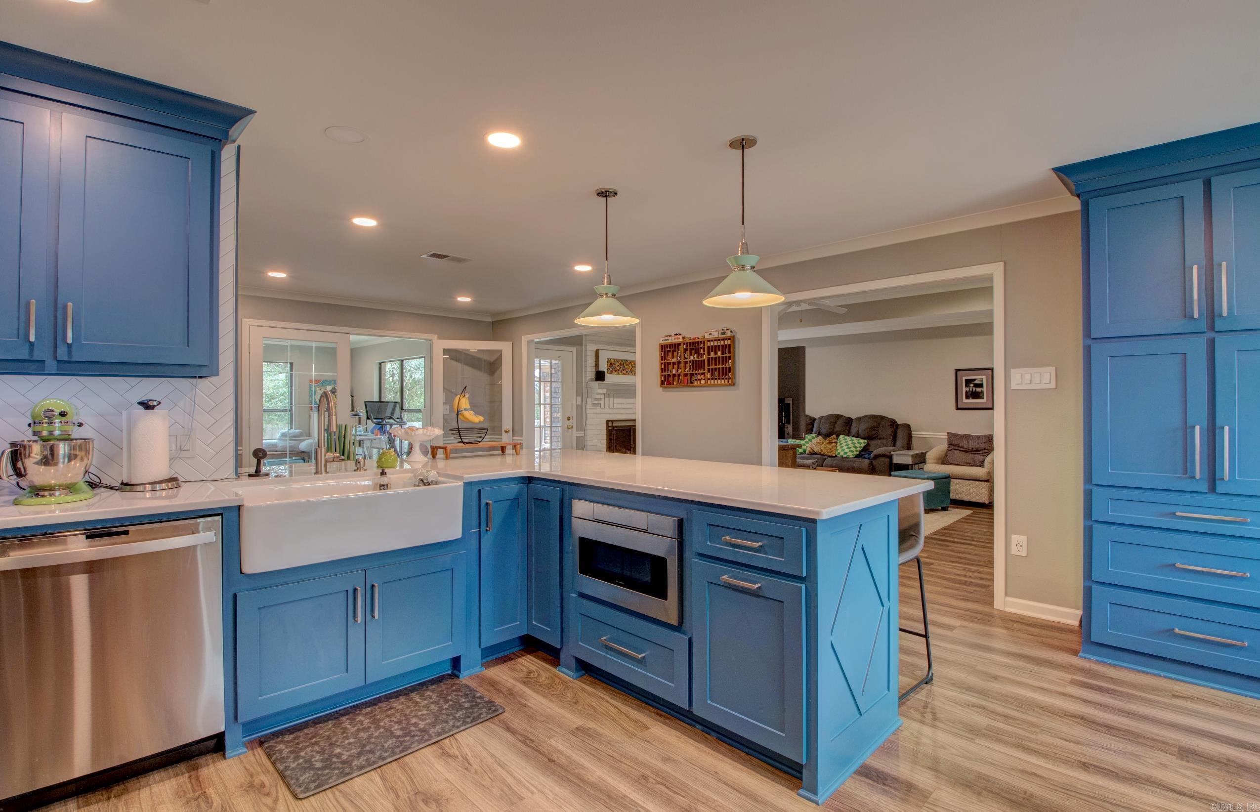 4 Riviera  Conway, AR