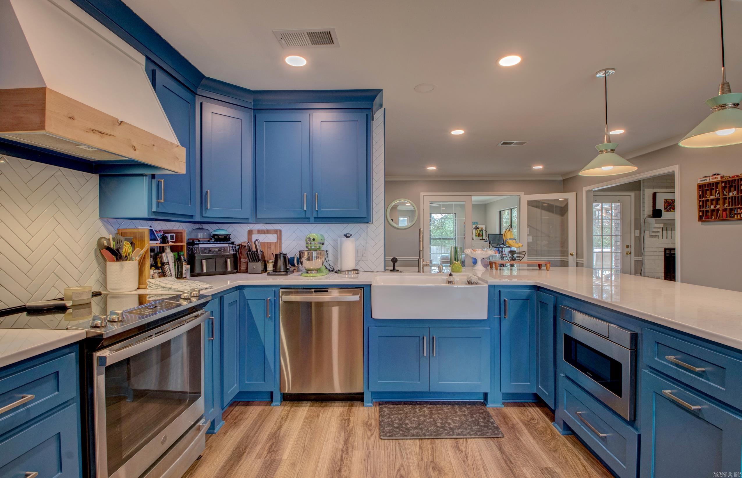 4 Riviera  Conway, AR