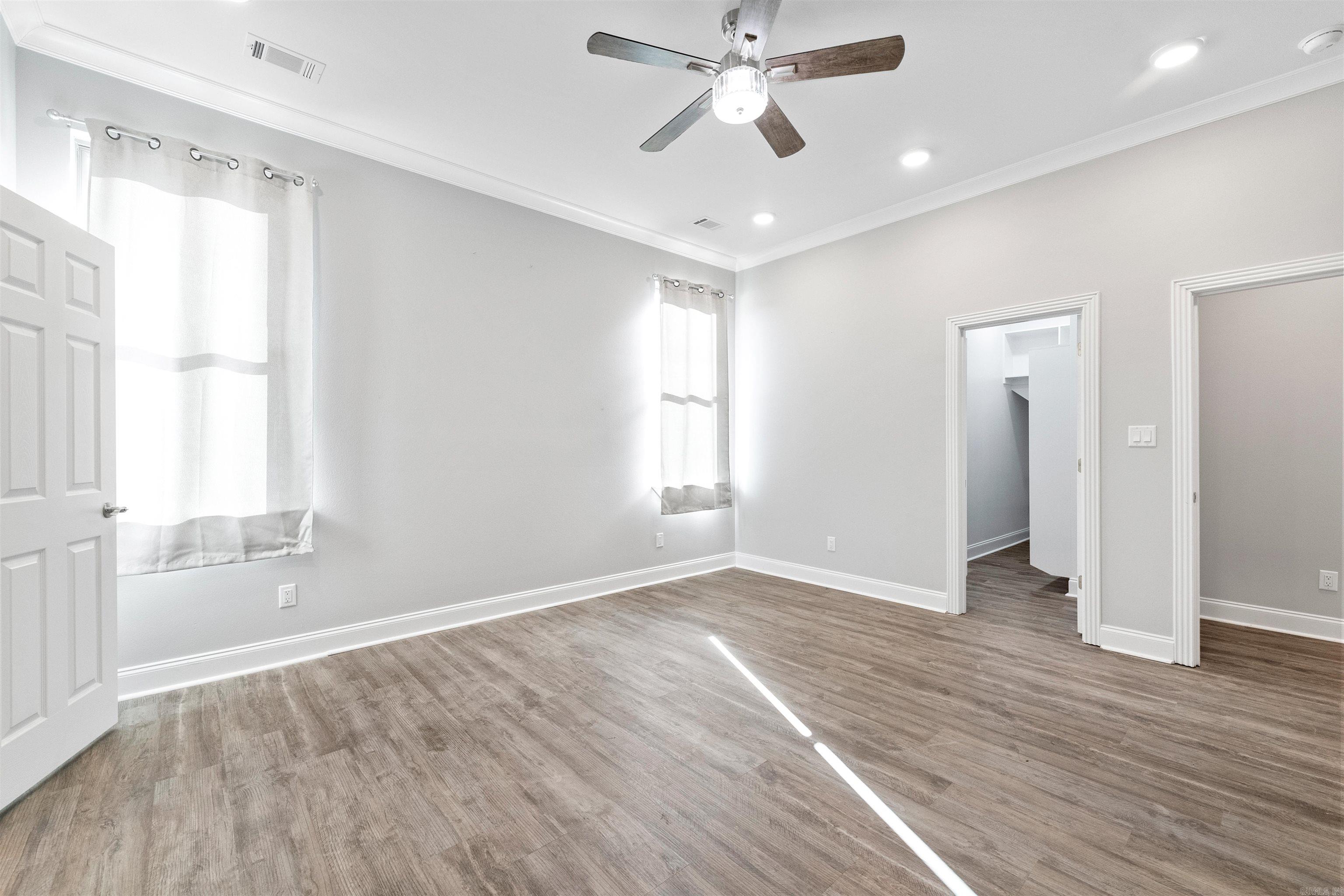 7926 S Shoreline  Benton, AR