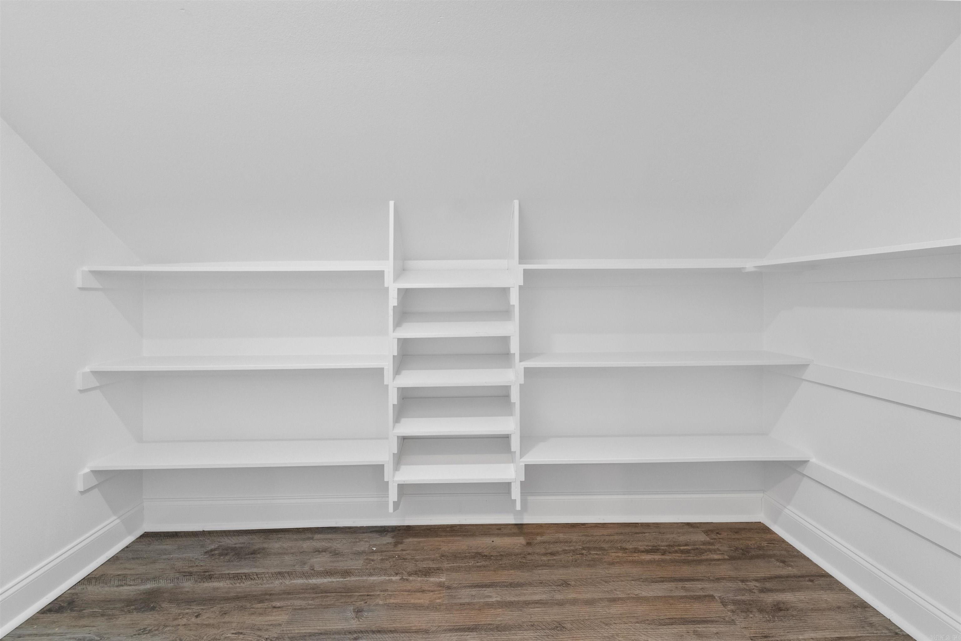 7926 S Shoreline Boulevard Benton, AR 72019