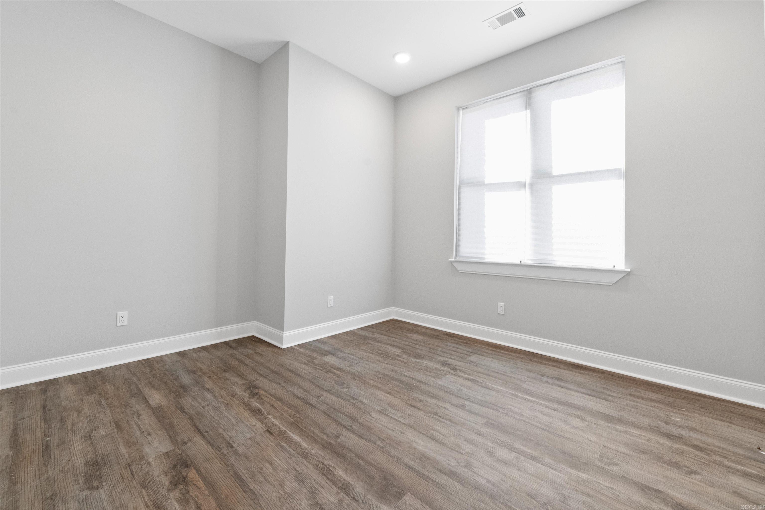 7926 S Shoreline  Benton, AR