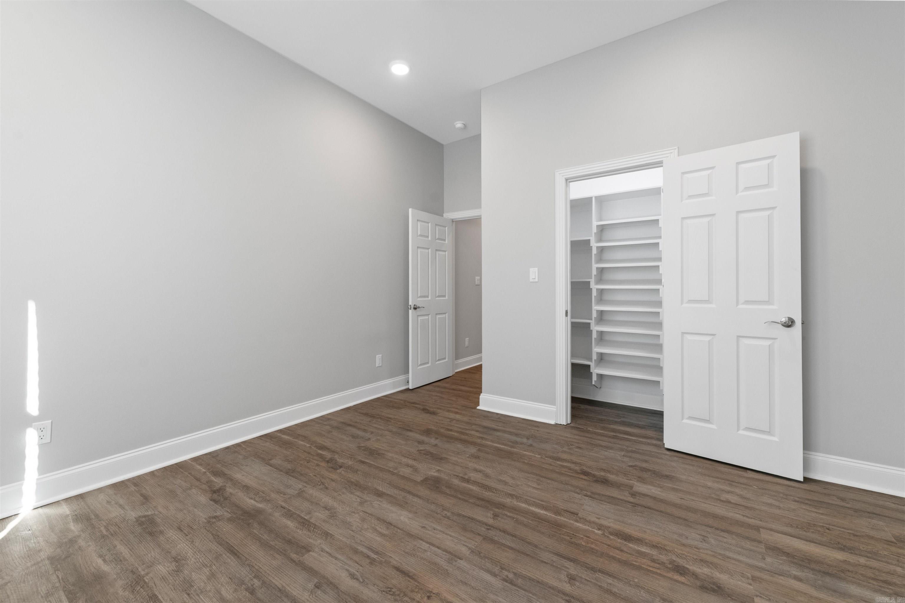 7926 S Shoreline Boulevard Benton, AR 72019