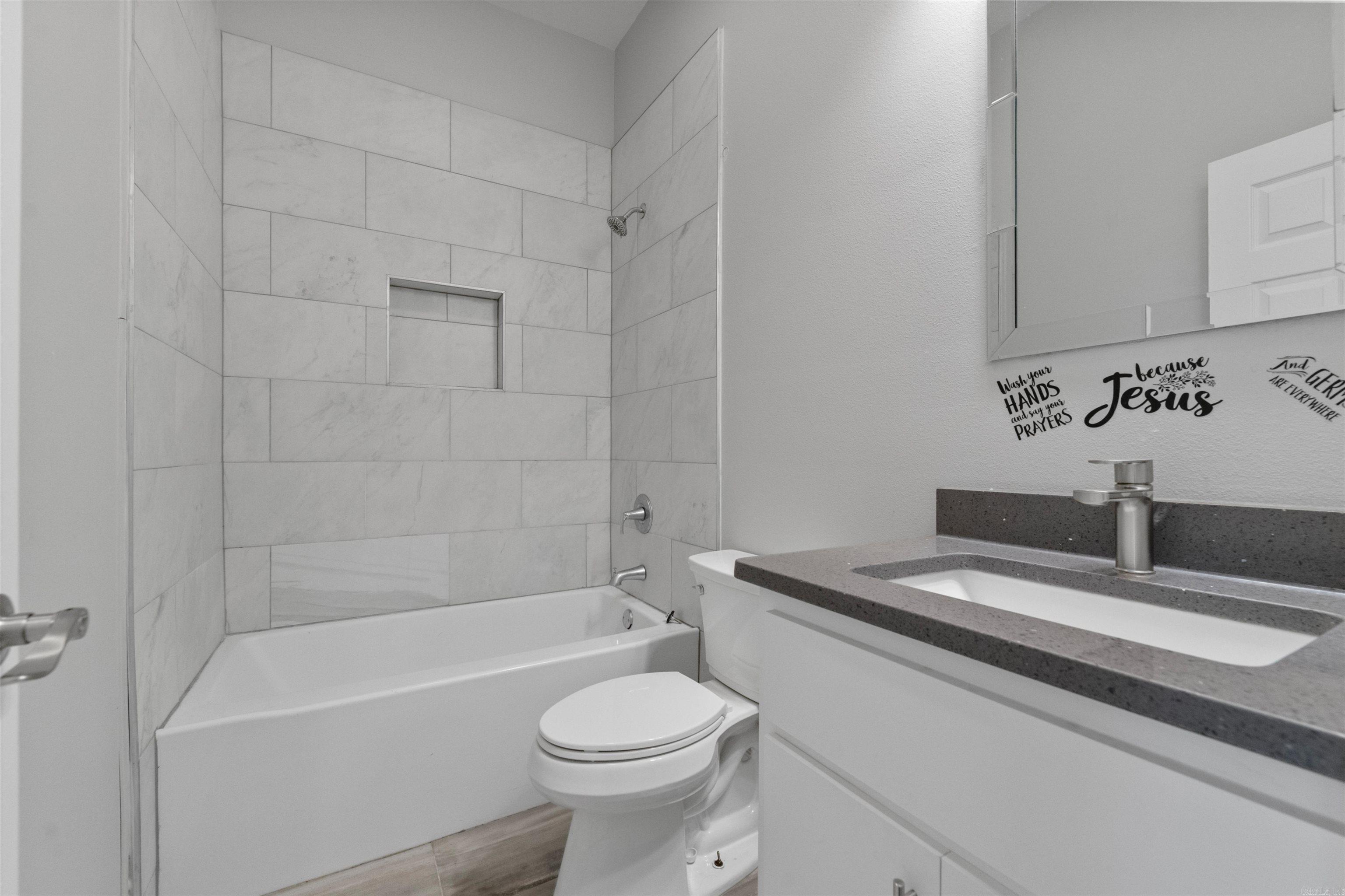 7926 S Shoreline Boulevard Benton, AR 72019