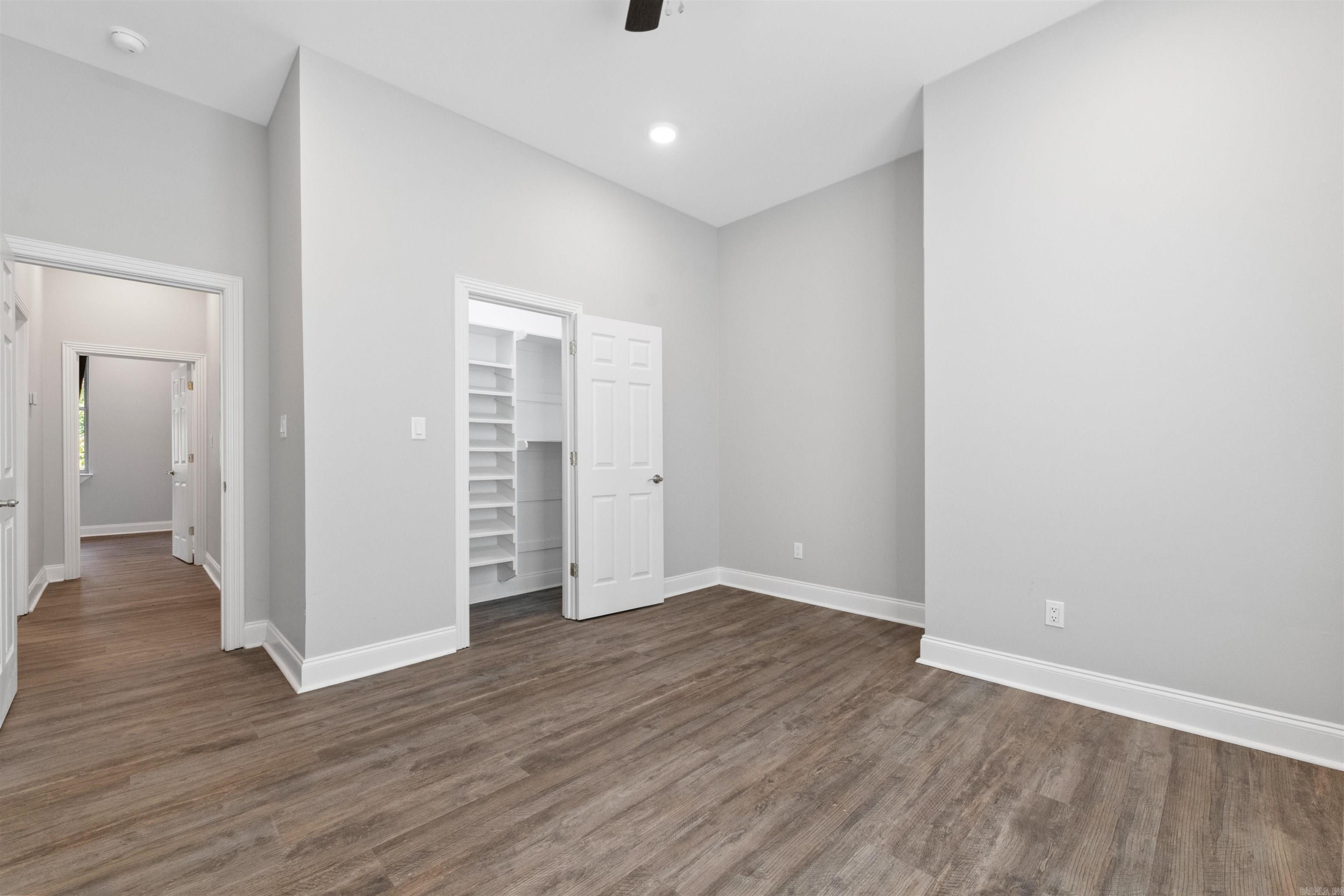 7926 S Shoreline  Benton, AR