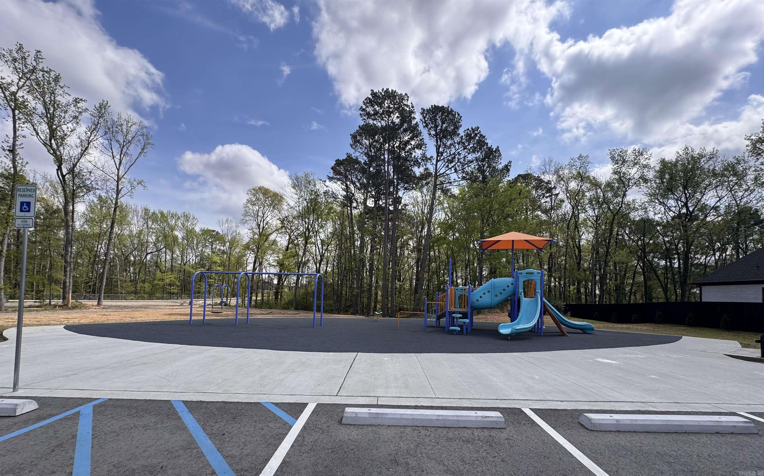 7926 S Shoreline Boulevard Benton, AR 72019