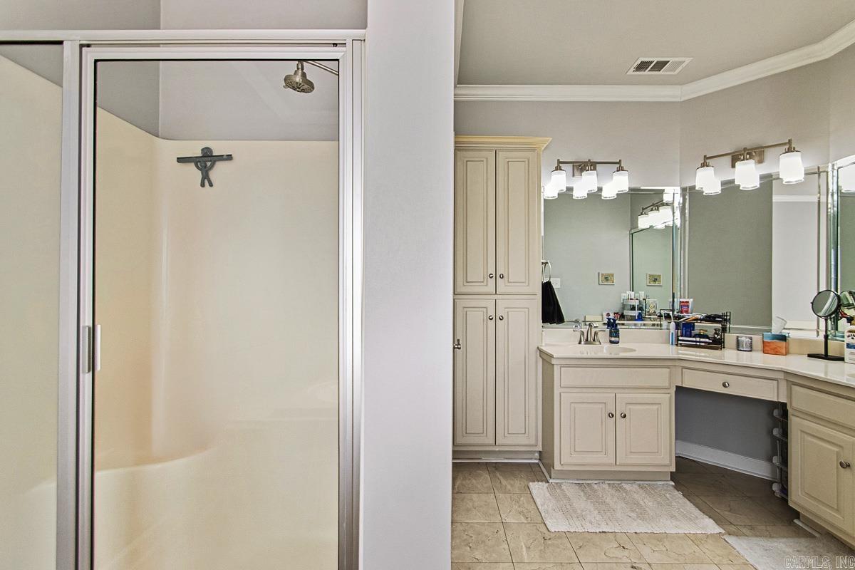 5015 Caribbean Drive W  Benton, AR