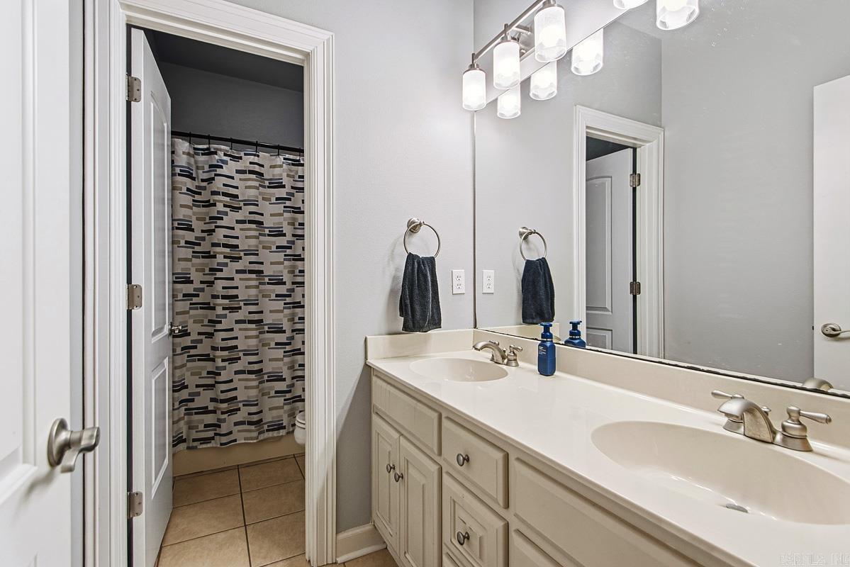 5015 Caribbean Drive W Benton, AR 72019