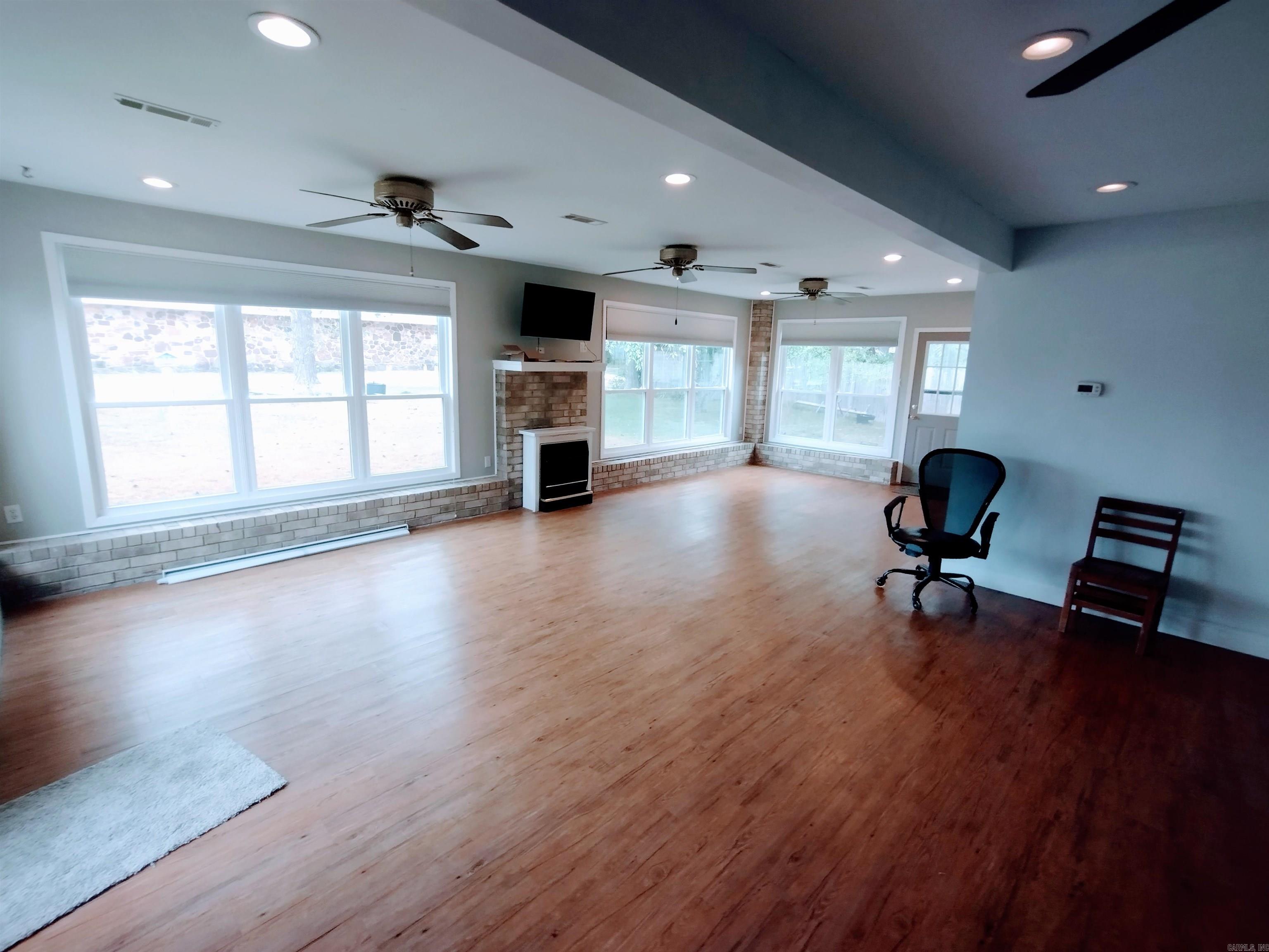 1502 Cynthia ST  Mountain View, AR